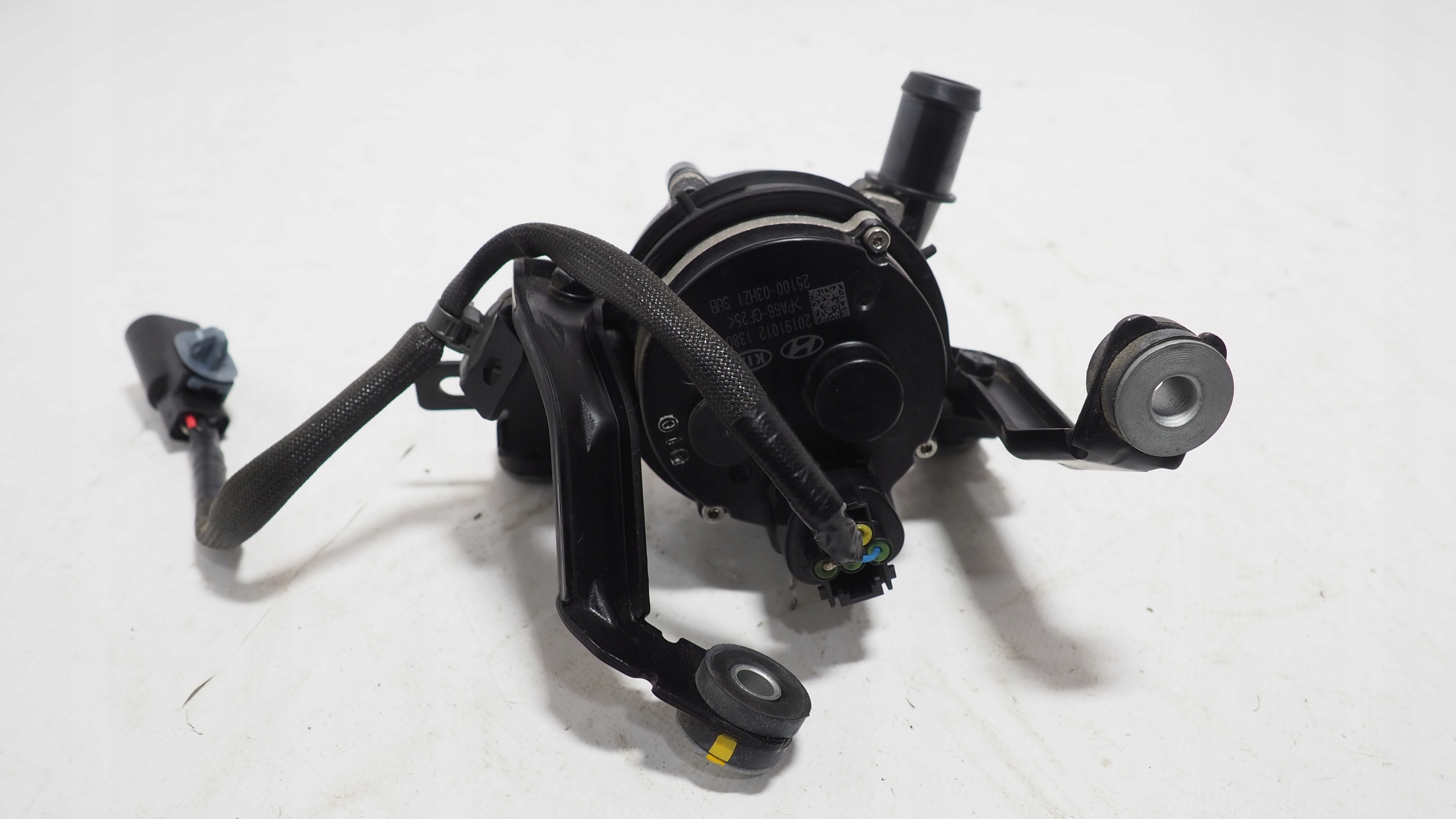 Hyundai Kia water pump 25100-03HZ1