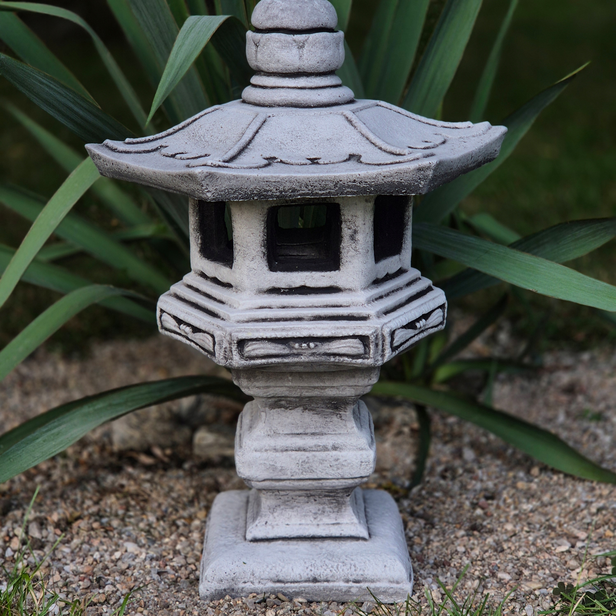 Japonská Lucerna Lampa Černá Betonová Zahradní Figura 12 kg 42 cm