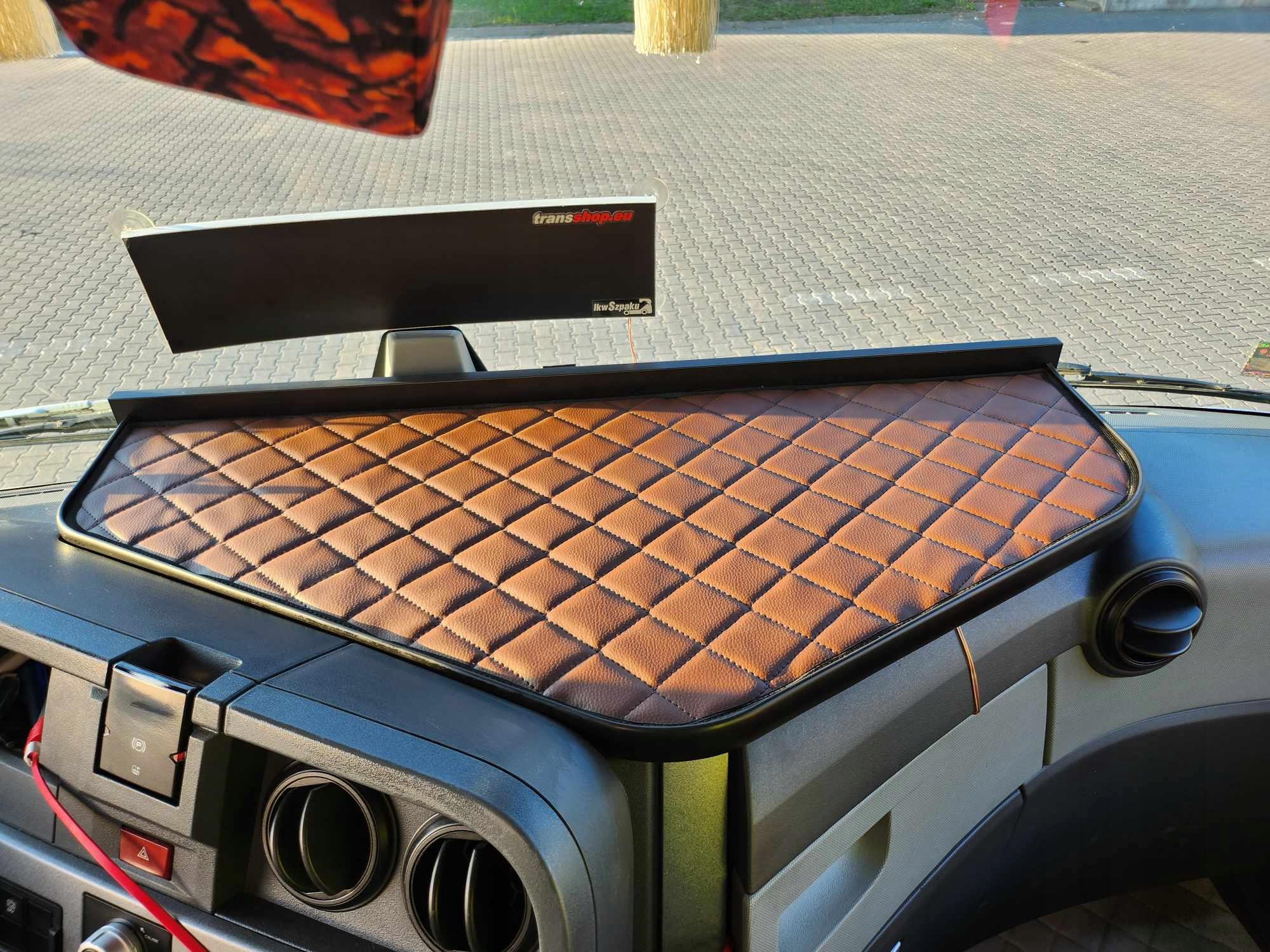 Police pro středový kokpit Renault Gama T skaj