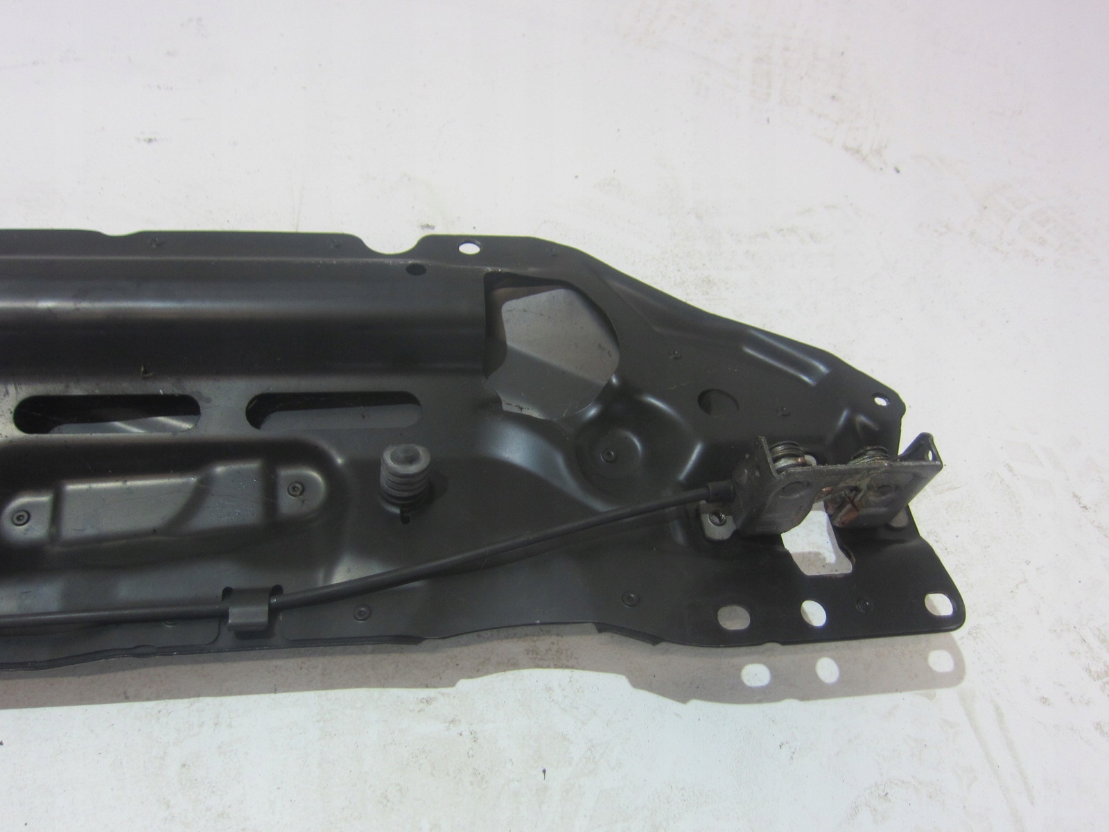 BMW E60 E61 support panel for radiators pillar iron 2.0D 3.0D 51647033741 7033741