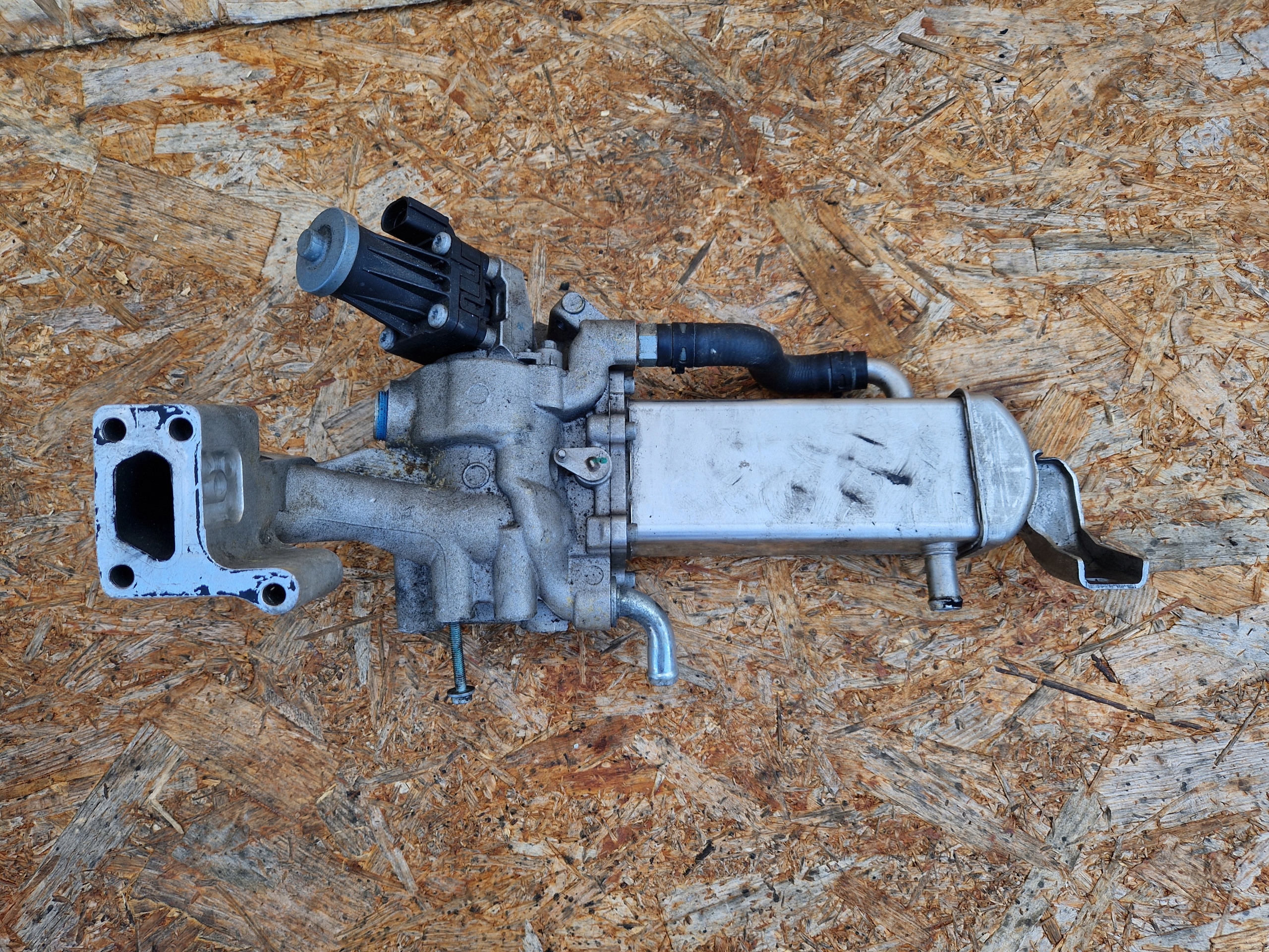 Abgaskuehler AGR AGR-Ventil JEEP WRANGLER JK 2.8CRD 90112182F