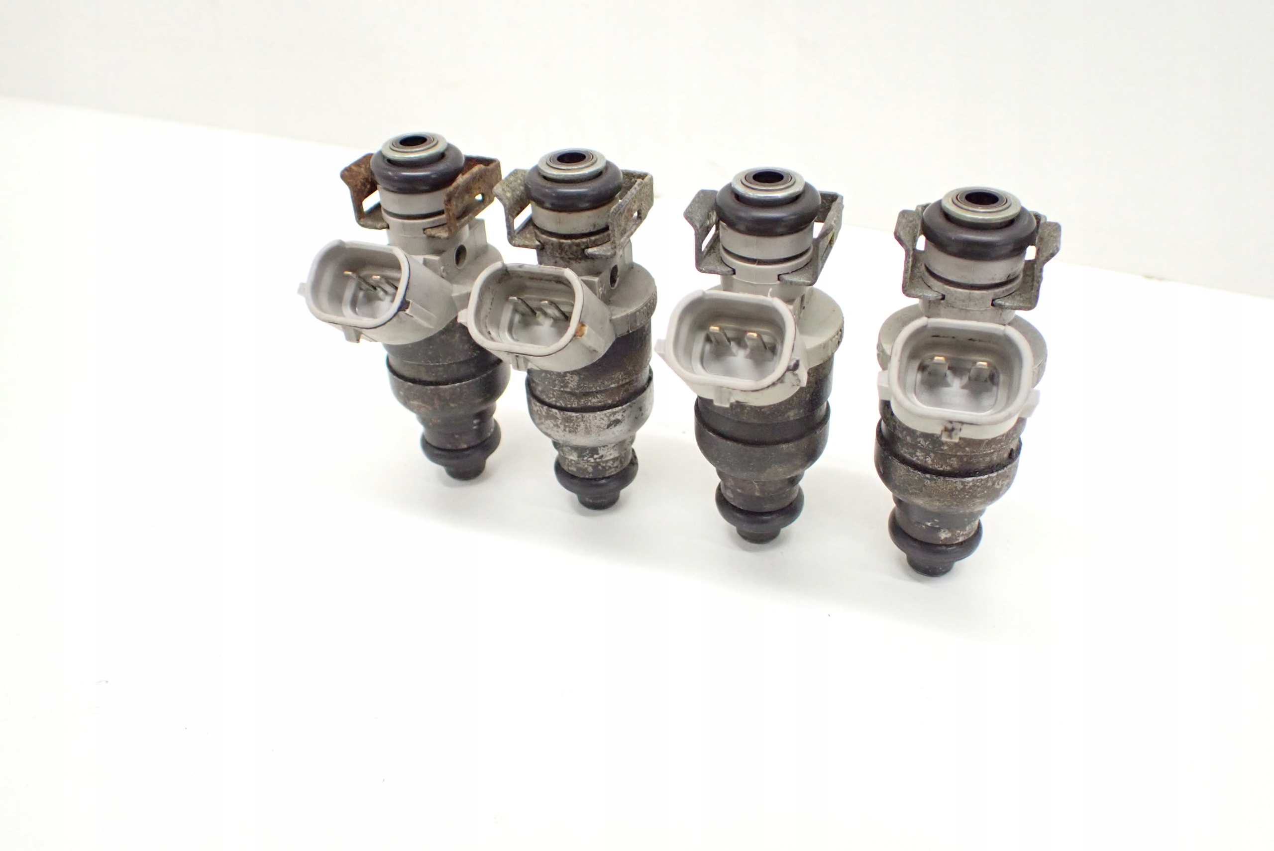 WTRYSK PALIWA SMART FORFOUR 1.1 04-06R COLT VI 1.1B 1.3B MR988977