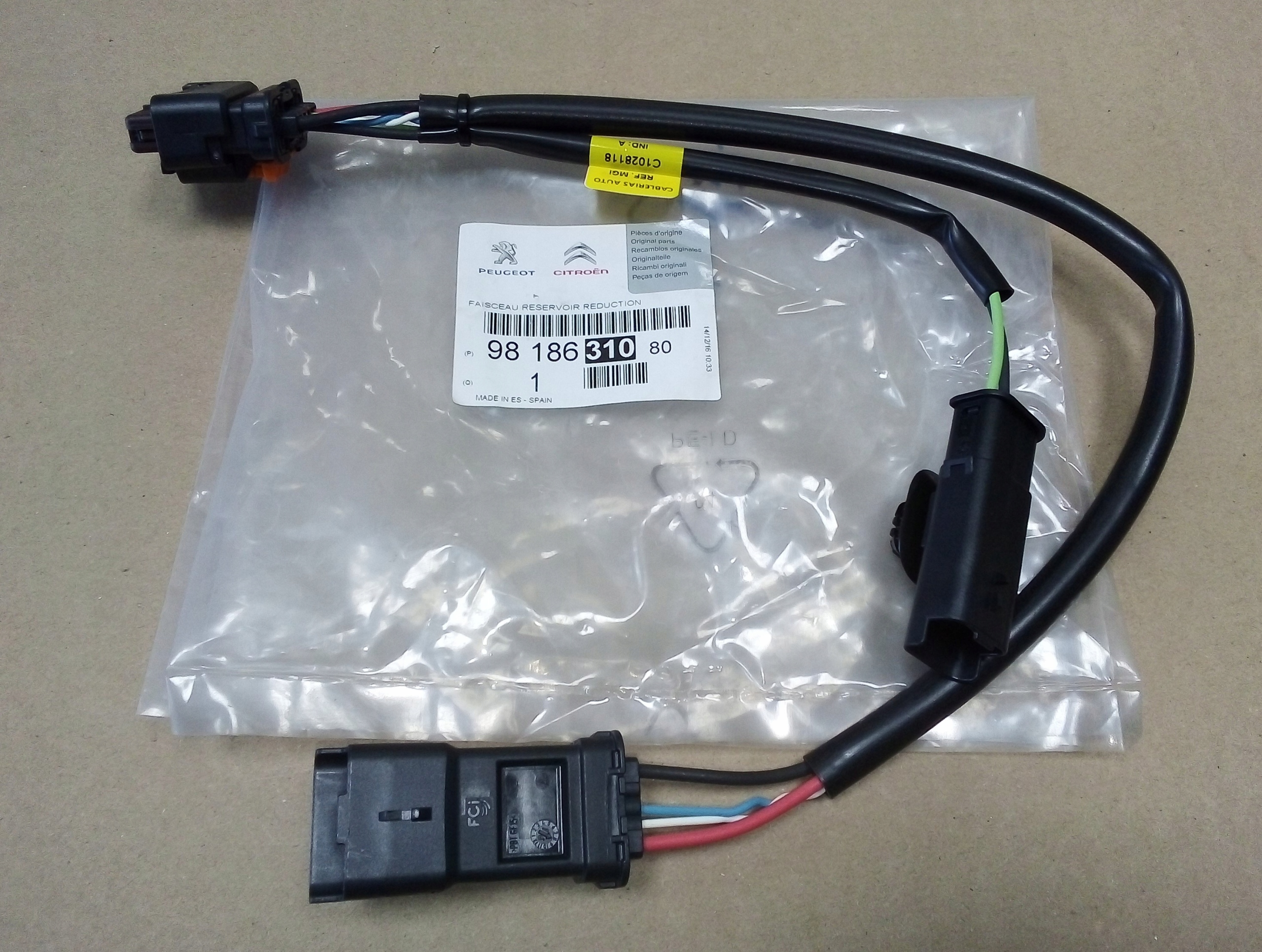 9818631080 - ОРИГИНАЛ PEUGEOT CITROEN ЖГУТ ПРОВОДОВ БАКА ADBLUE