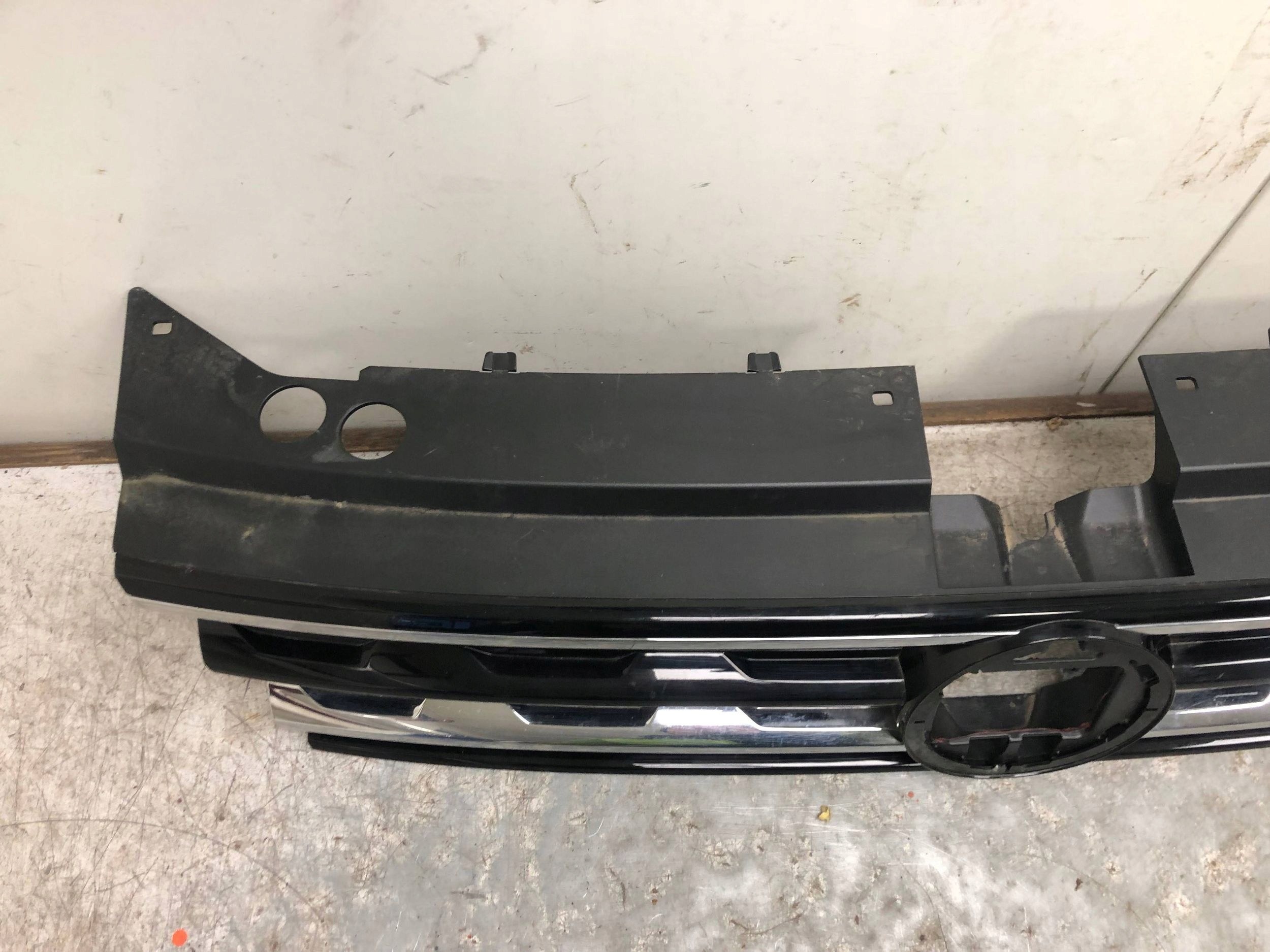 Grill Grill VW TIGUAN II 5NA