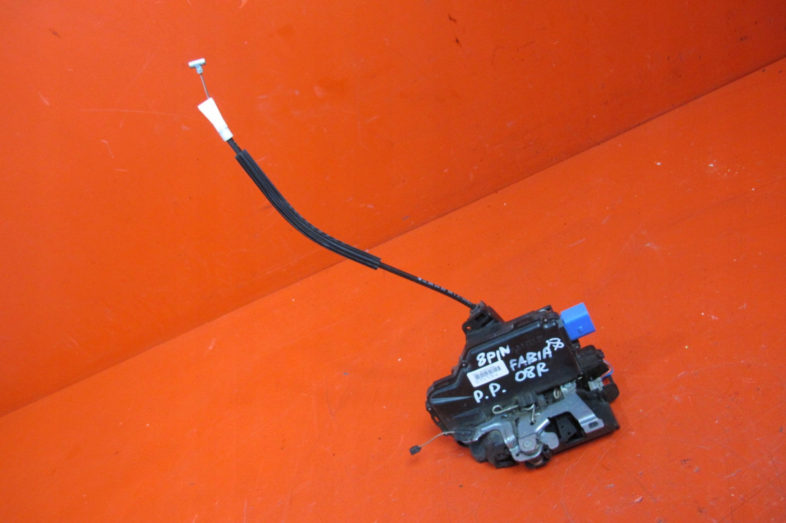 Skoda Fabia 2 II (5J) lock front right 3B1837016CE