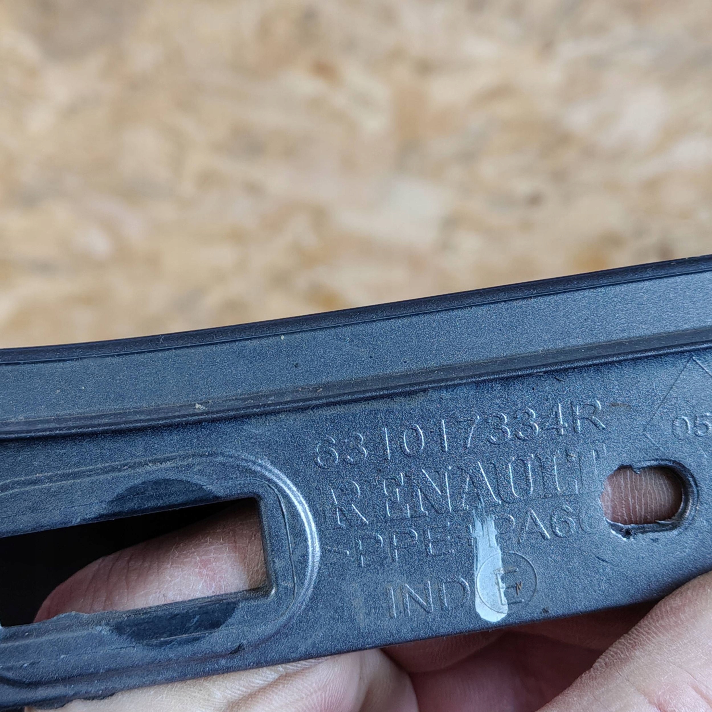 fender front side left Renault Clio IV 631017334R