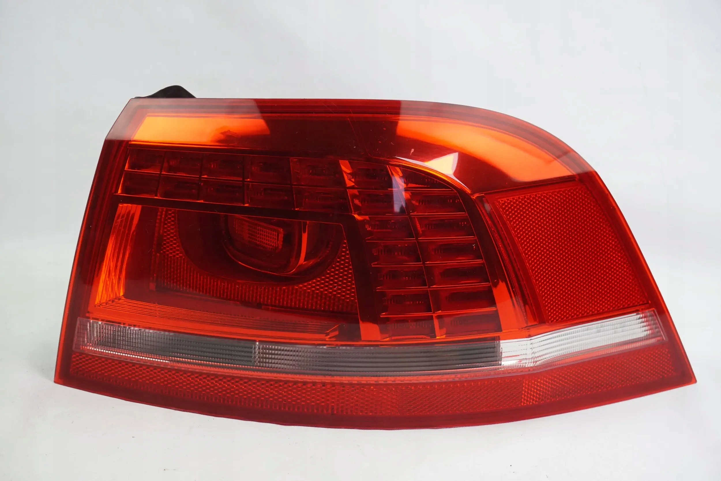 VW Passat B7 Rückleuchte 3AF945208 Rearlamp - Thumbnail 1