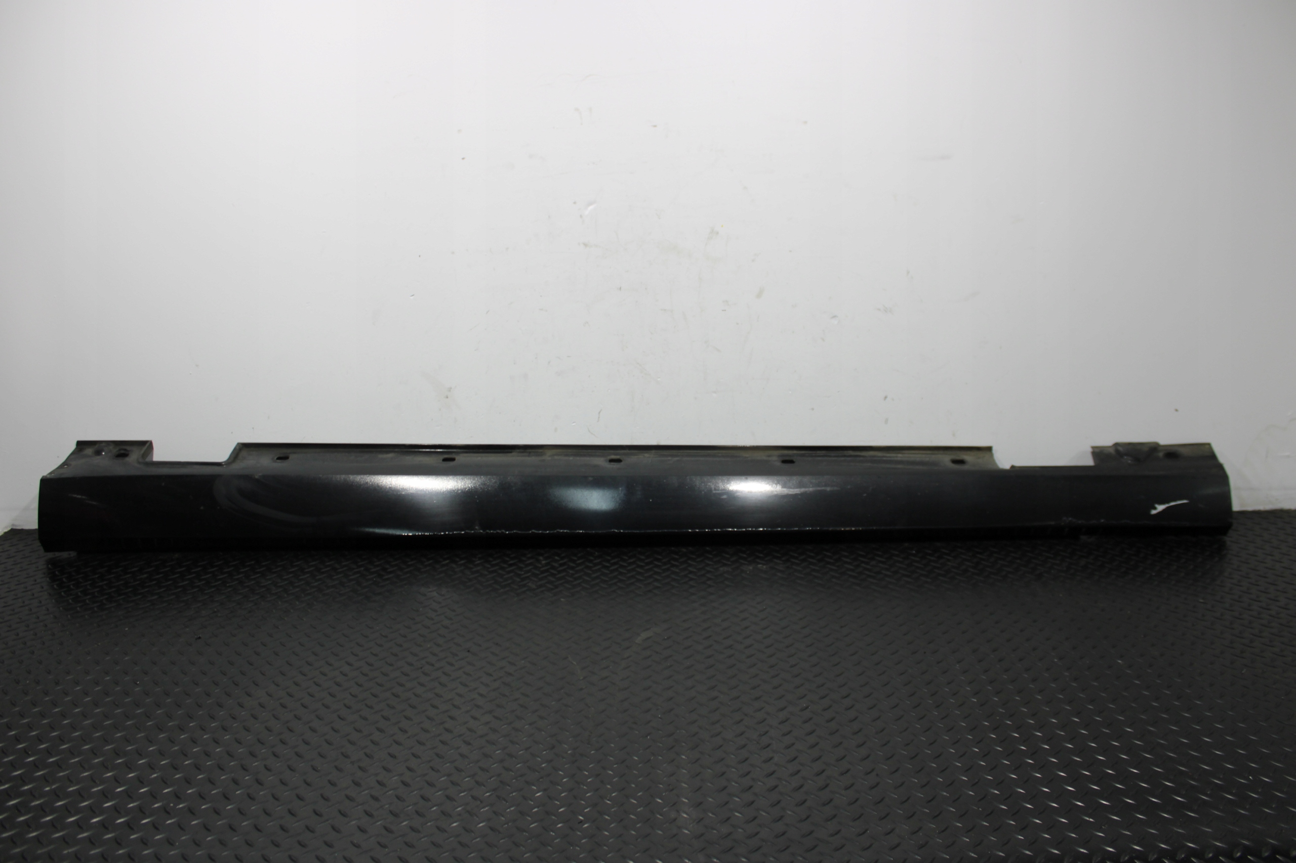 cap threshold threshold left MERCEDES E-KLASA W212 LIFT A2126900740