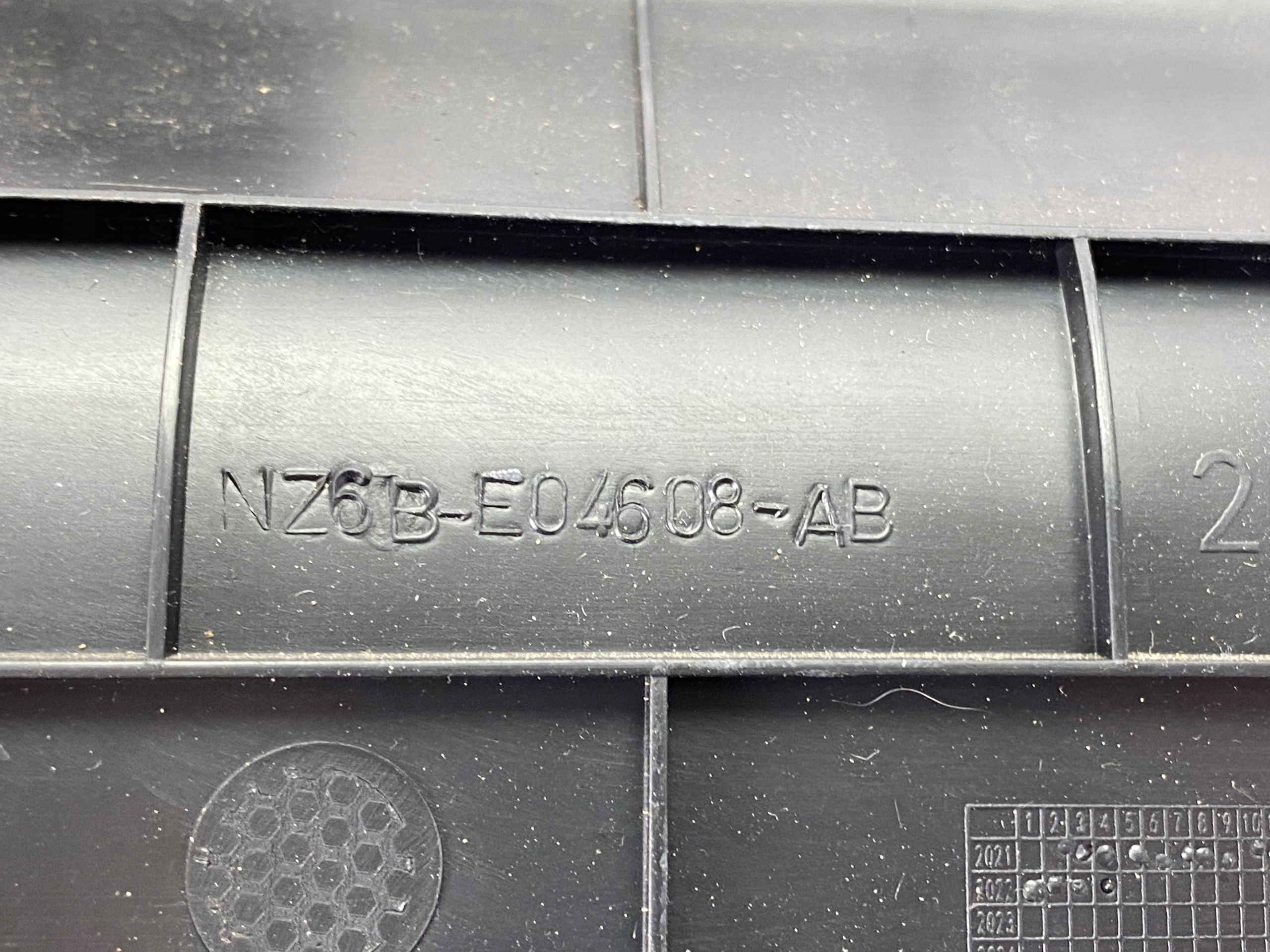 right plastic side cover Ford Maverick 2022+ USA
