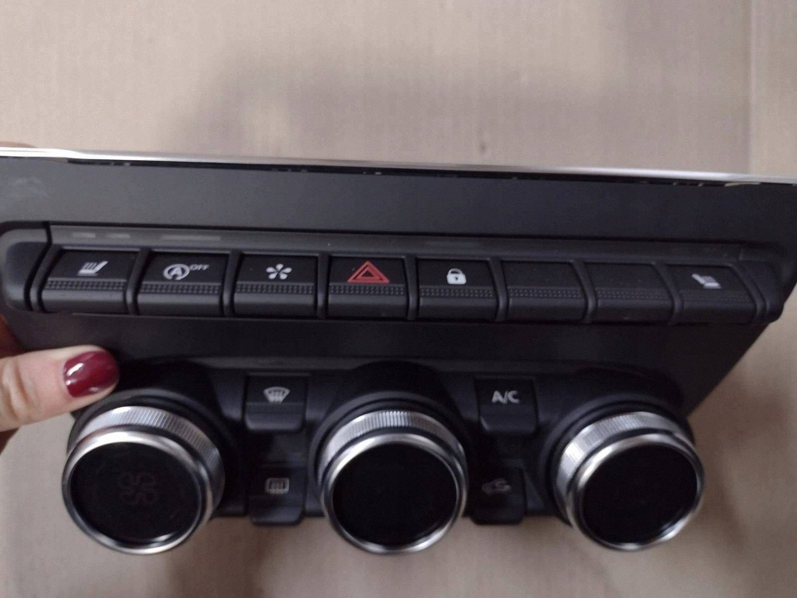 Unite commande clima Lumières de secours Renault Captur 283E87947R 275100936R