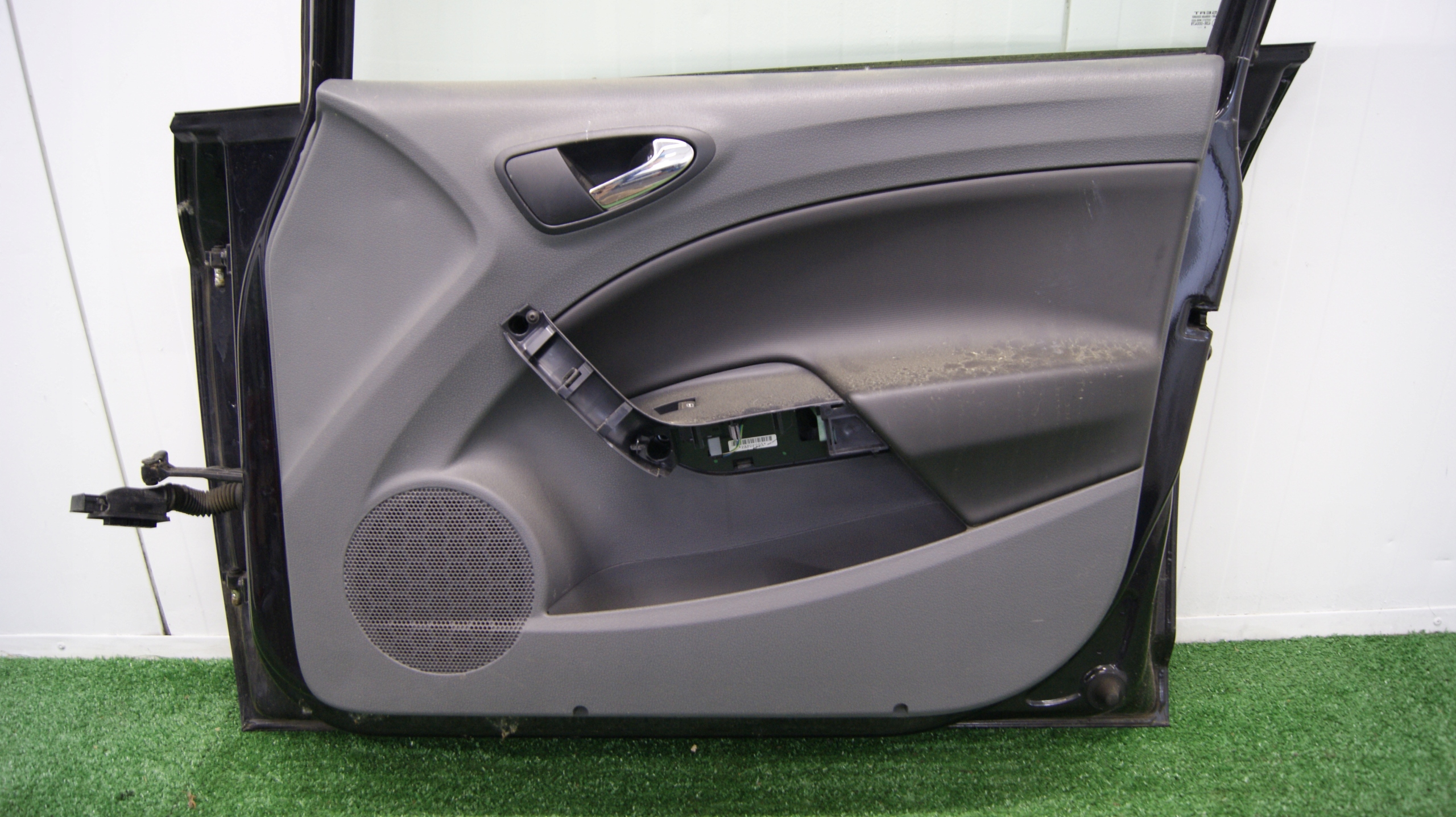 door right front SEAT IBIZA 4 KOD LAKIERU LC9Z