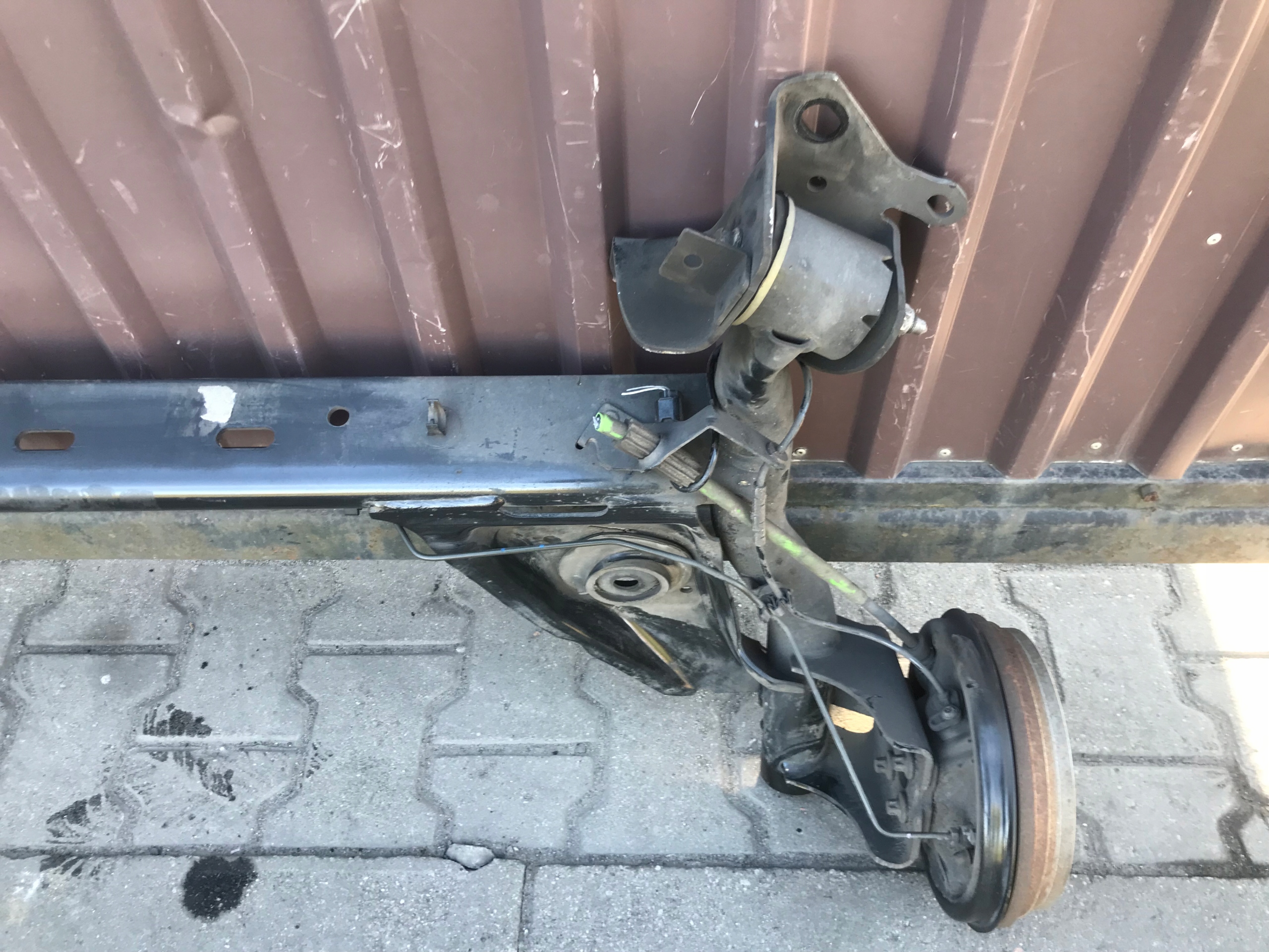 RENAULT CLIO 4 IV ZAWIESZENIE BELKA OŚ TYŁ TYLNA ABS HB Producent części Renault OE