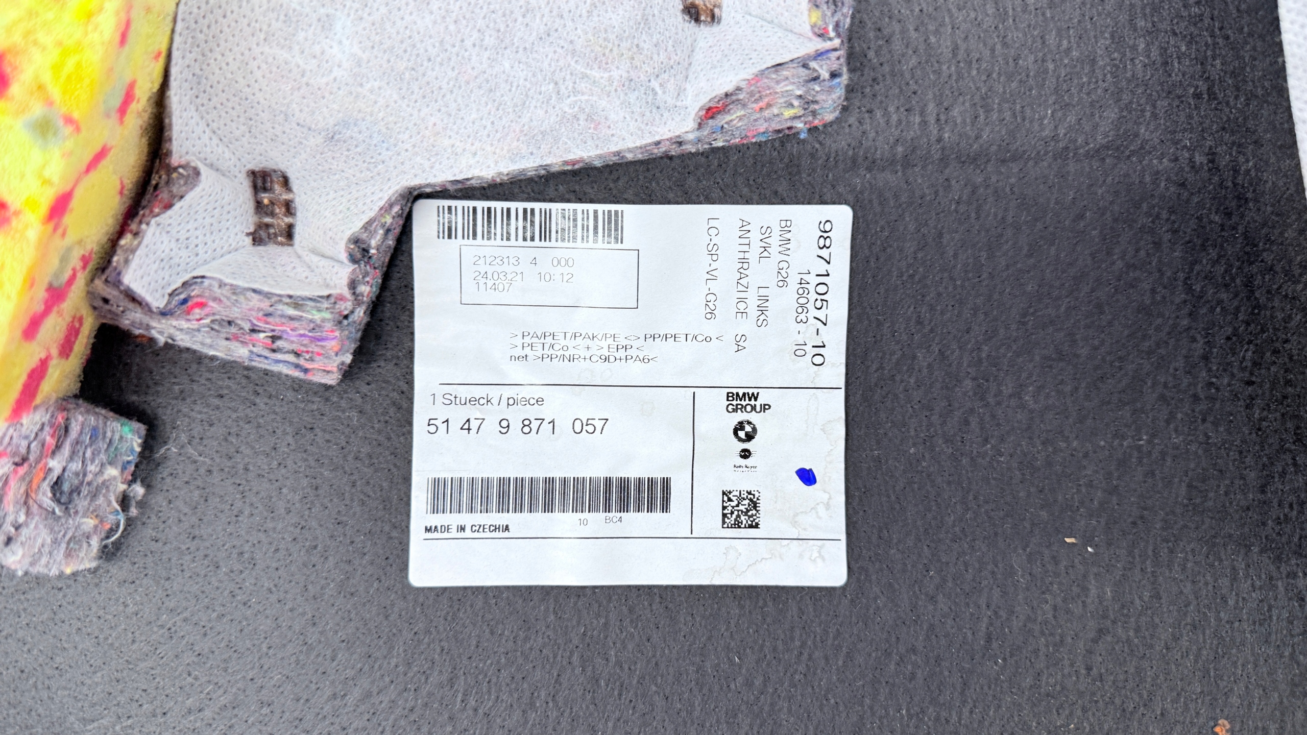 BMW G26 upholstery black boot left side left 9871057