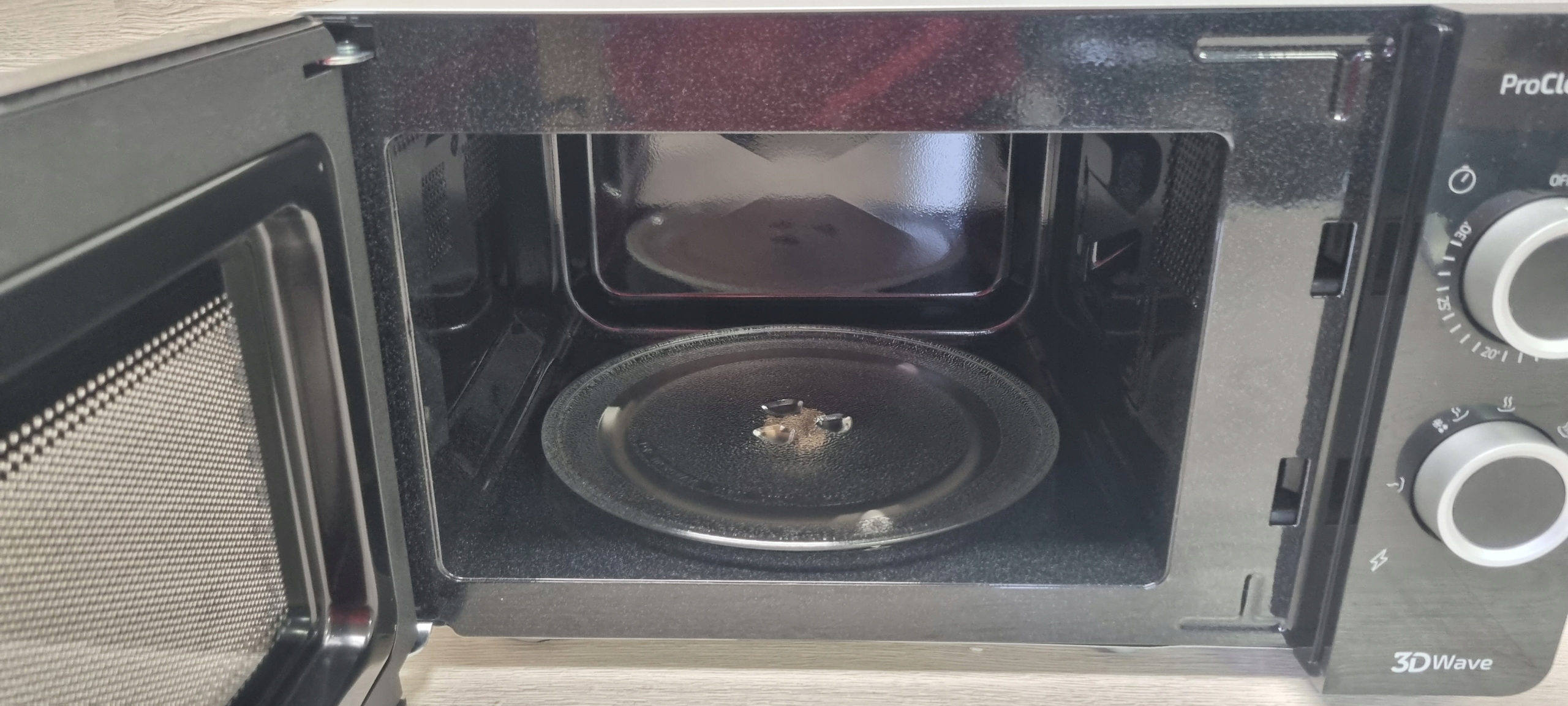 GG1019 Cecotec ProClean kuchenka mikrofalowa 20L Model ProClean 3050