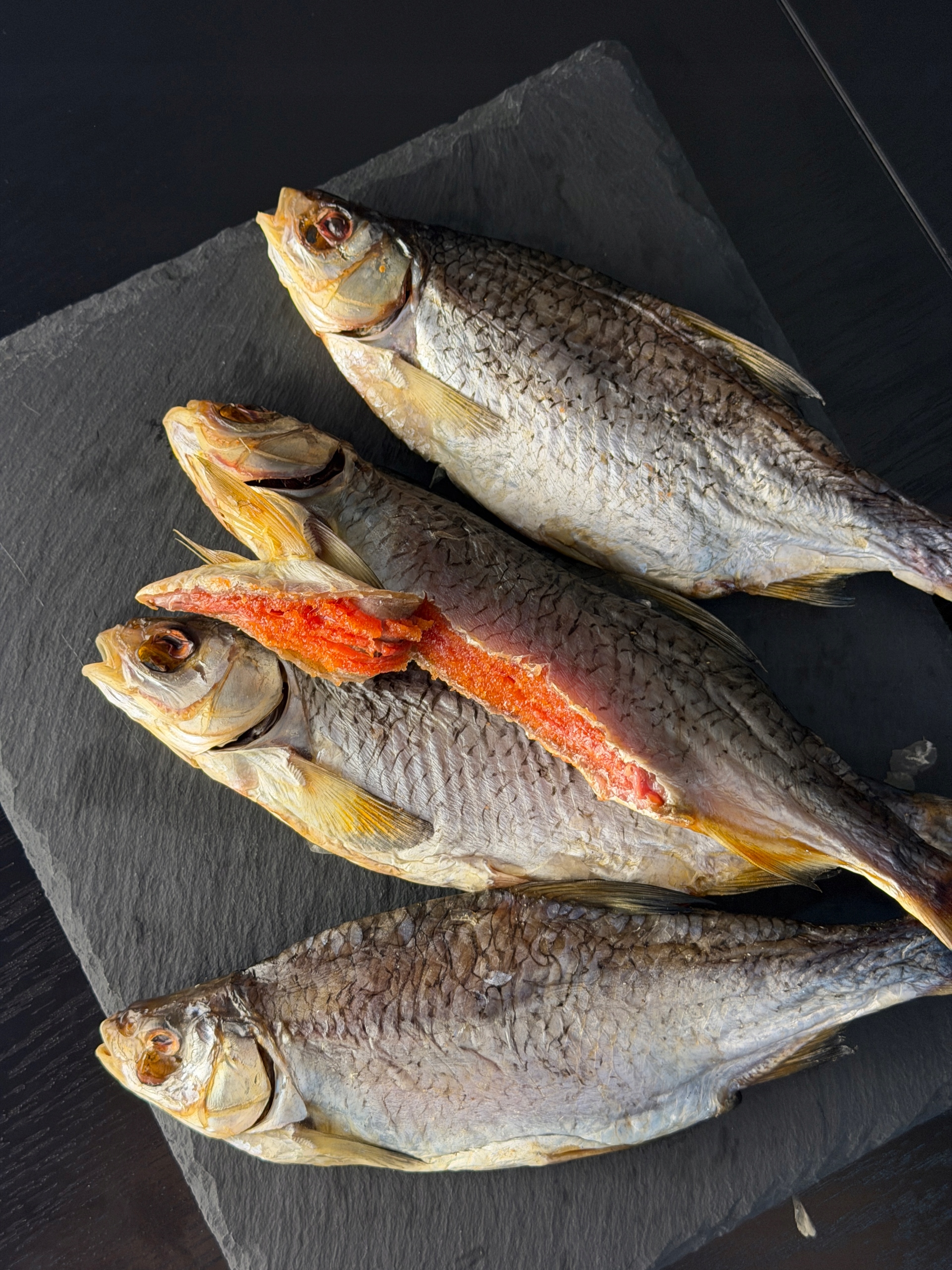 Levně Sušená ryba bez slupky 100% s kaviárem svačinka na pivo 1 kg