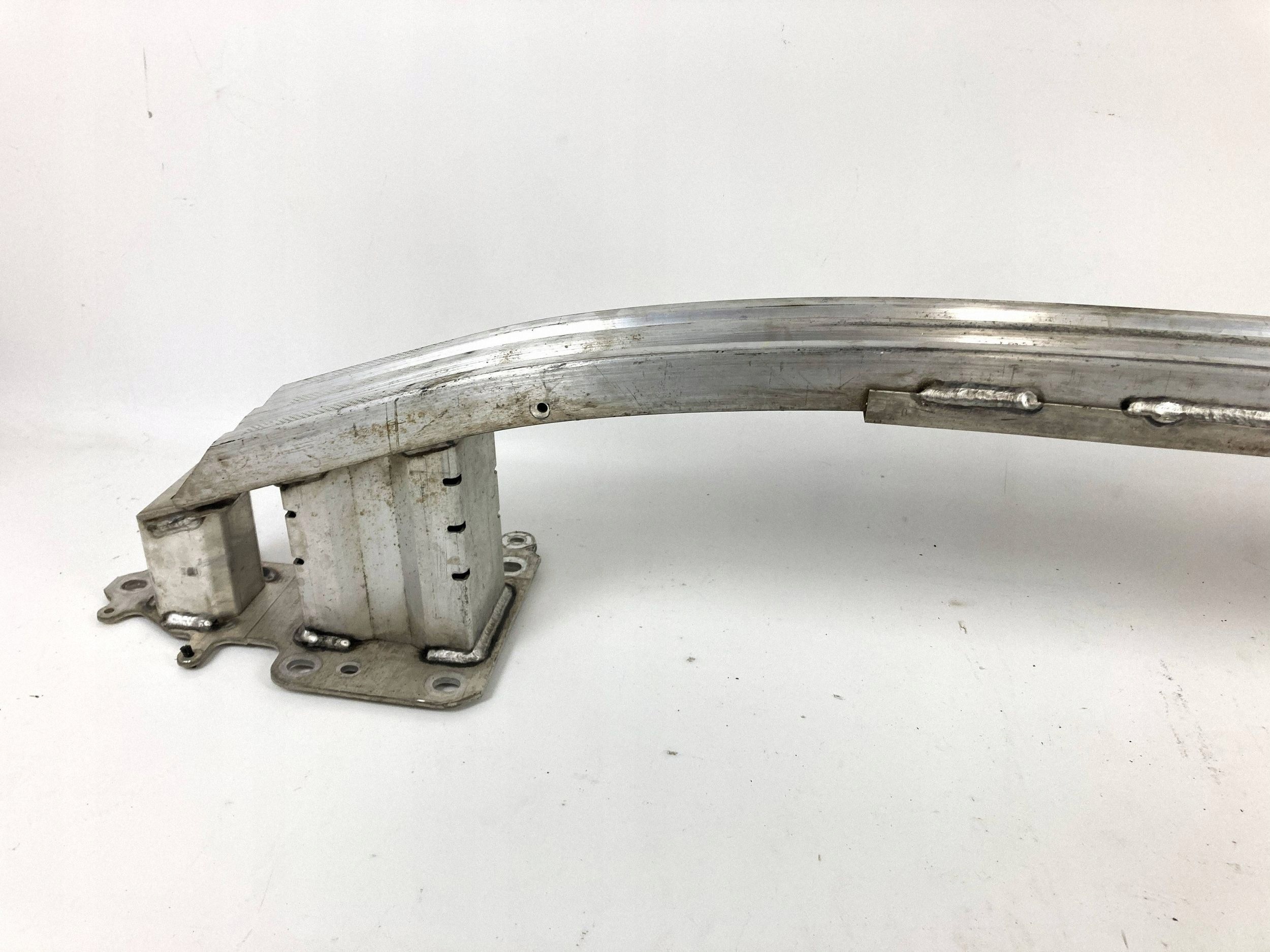 Chrysler Pacifica 2017-21 bumper support of the front