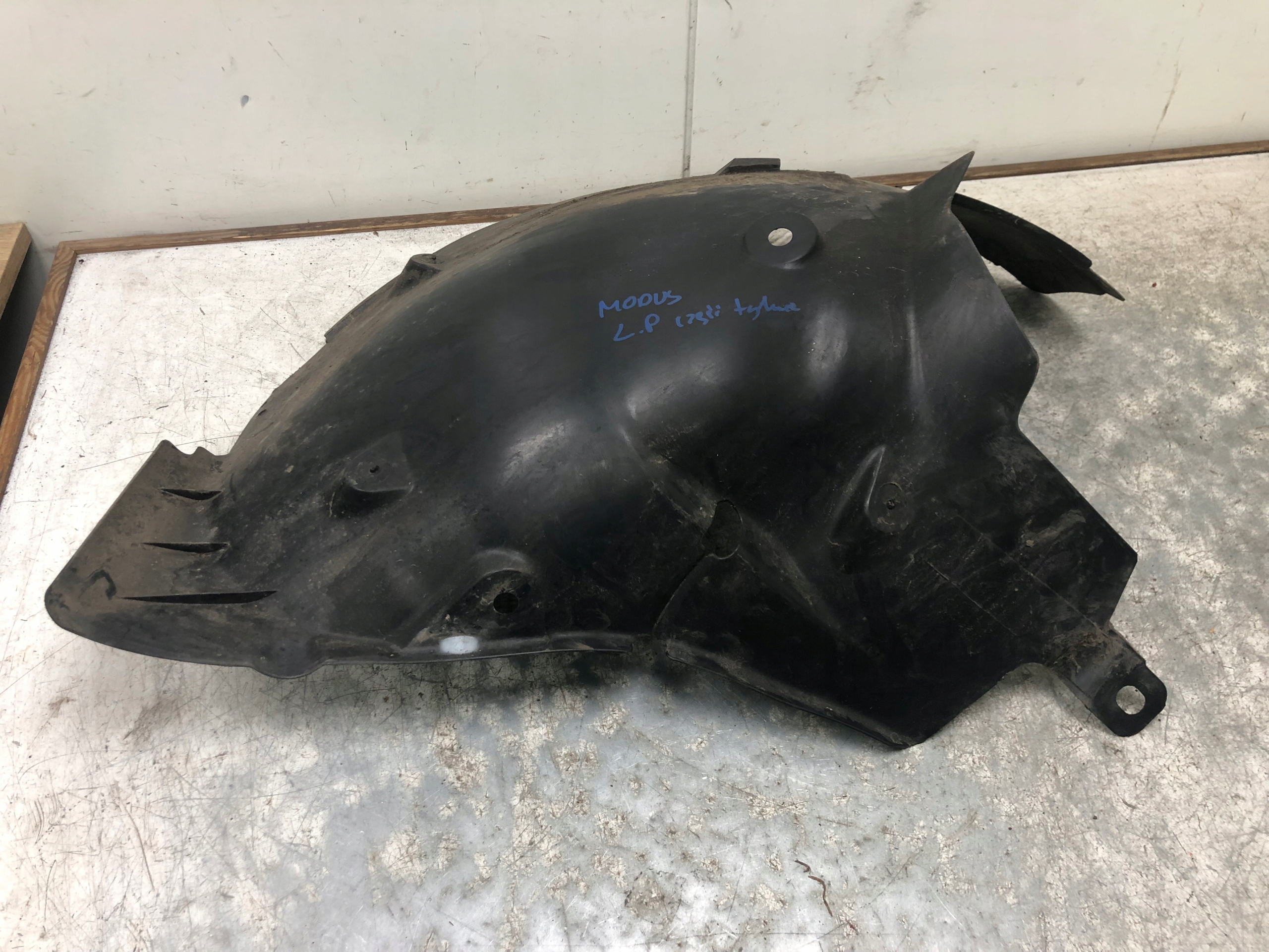 mudguard left front part rear RENAULT MODUS 8200213971