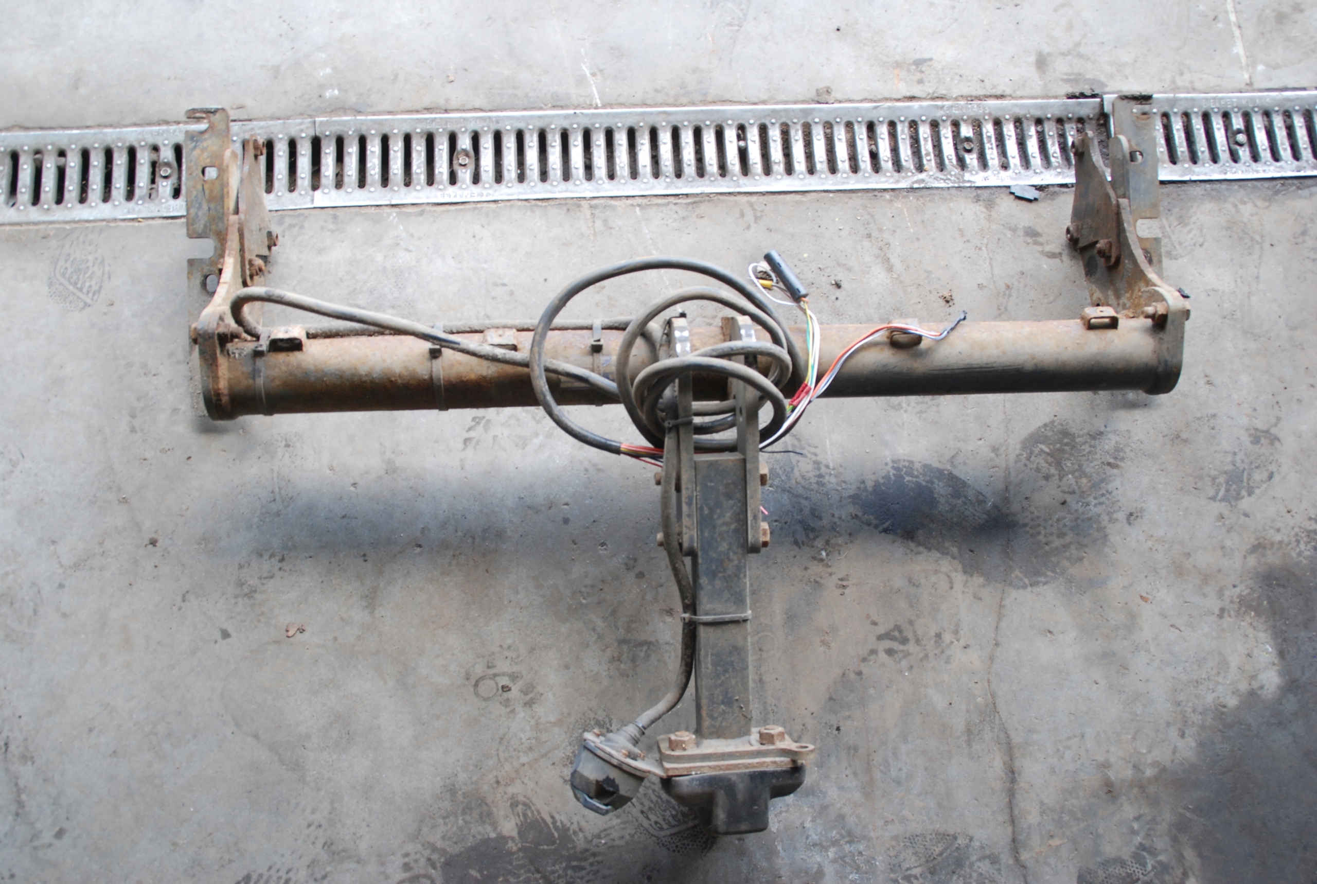 MITSUBISHI PAJERO IV HAK HOLOWNICZY 06- Wiązka w zestawie Brak