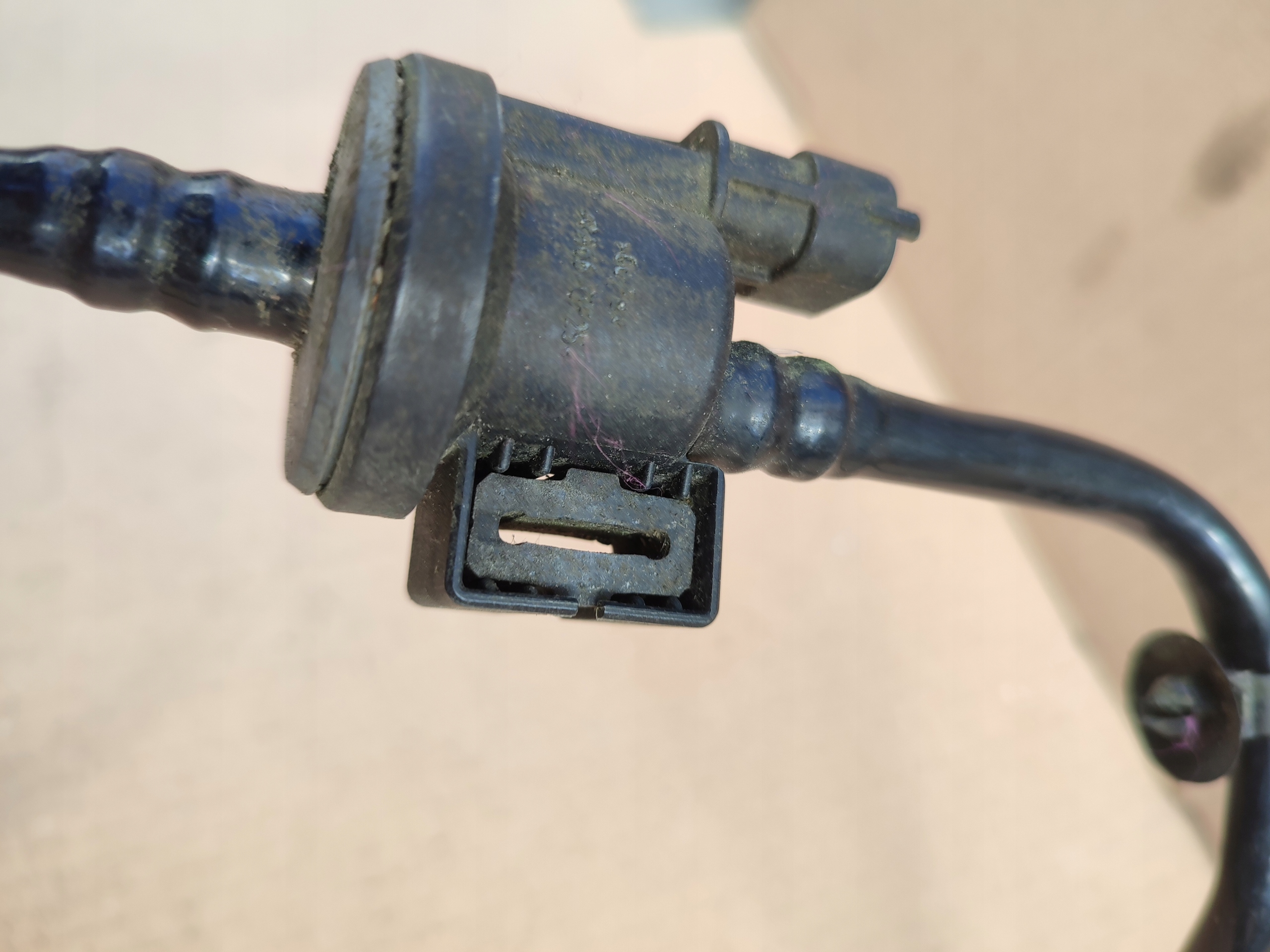 prijenos par goriva Ford Transit Courier ET76-9C987-AC