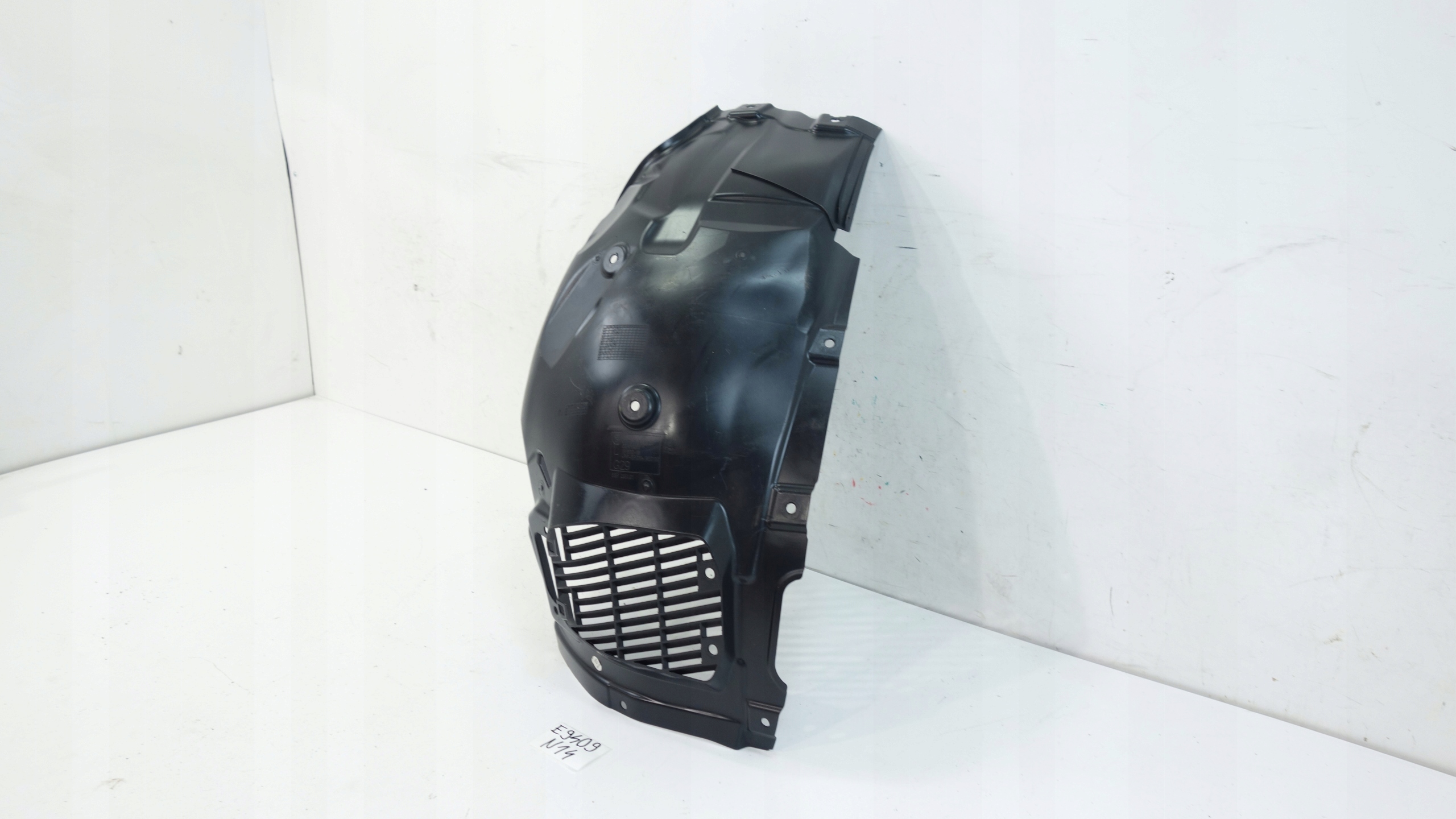 BMW Z4 G29 2018- mudguard front left front 7441899