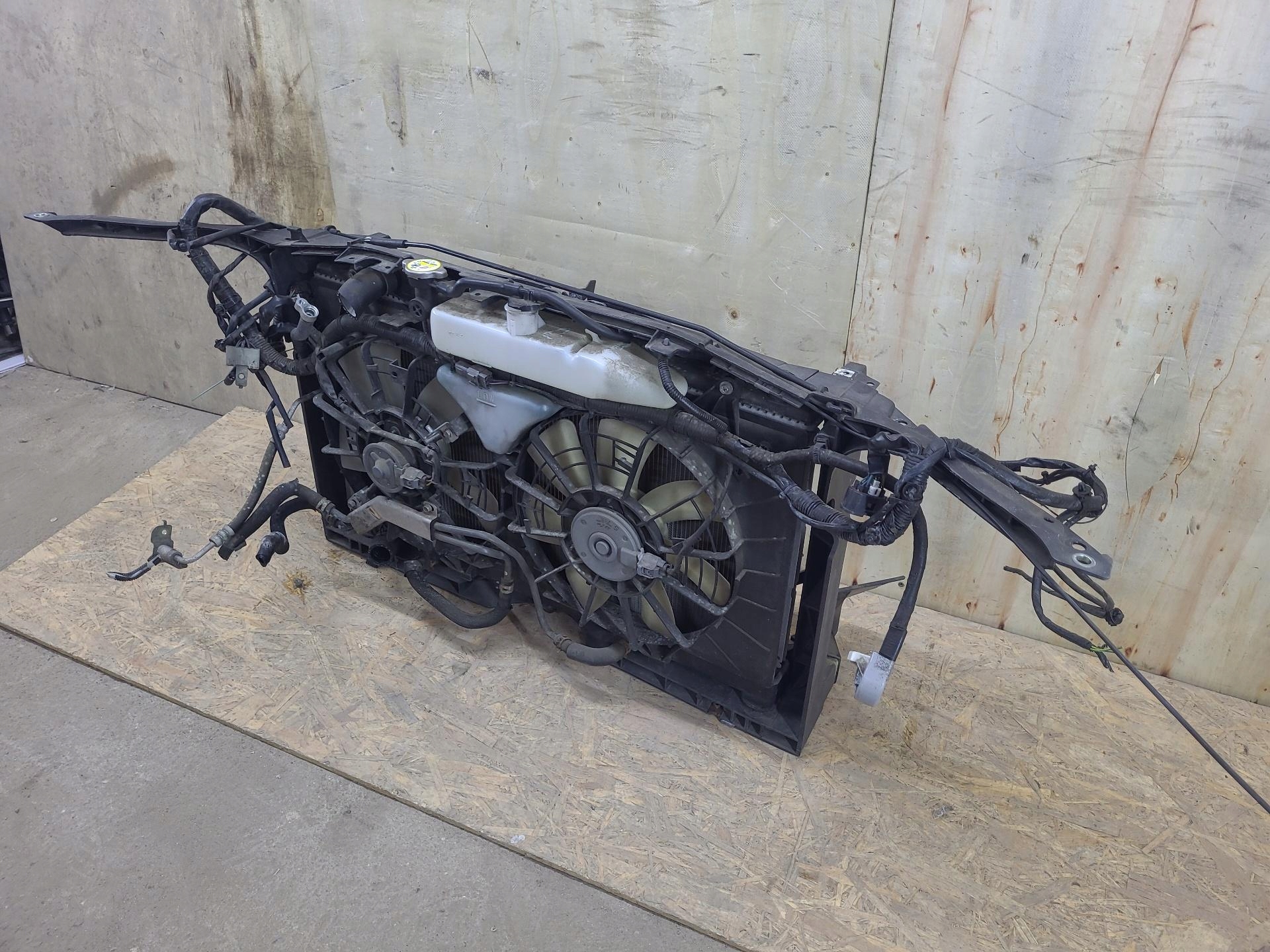 support panel for radiators pillar iron Mazda 6 facelift 2007