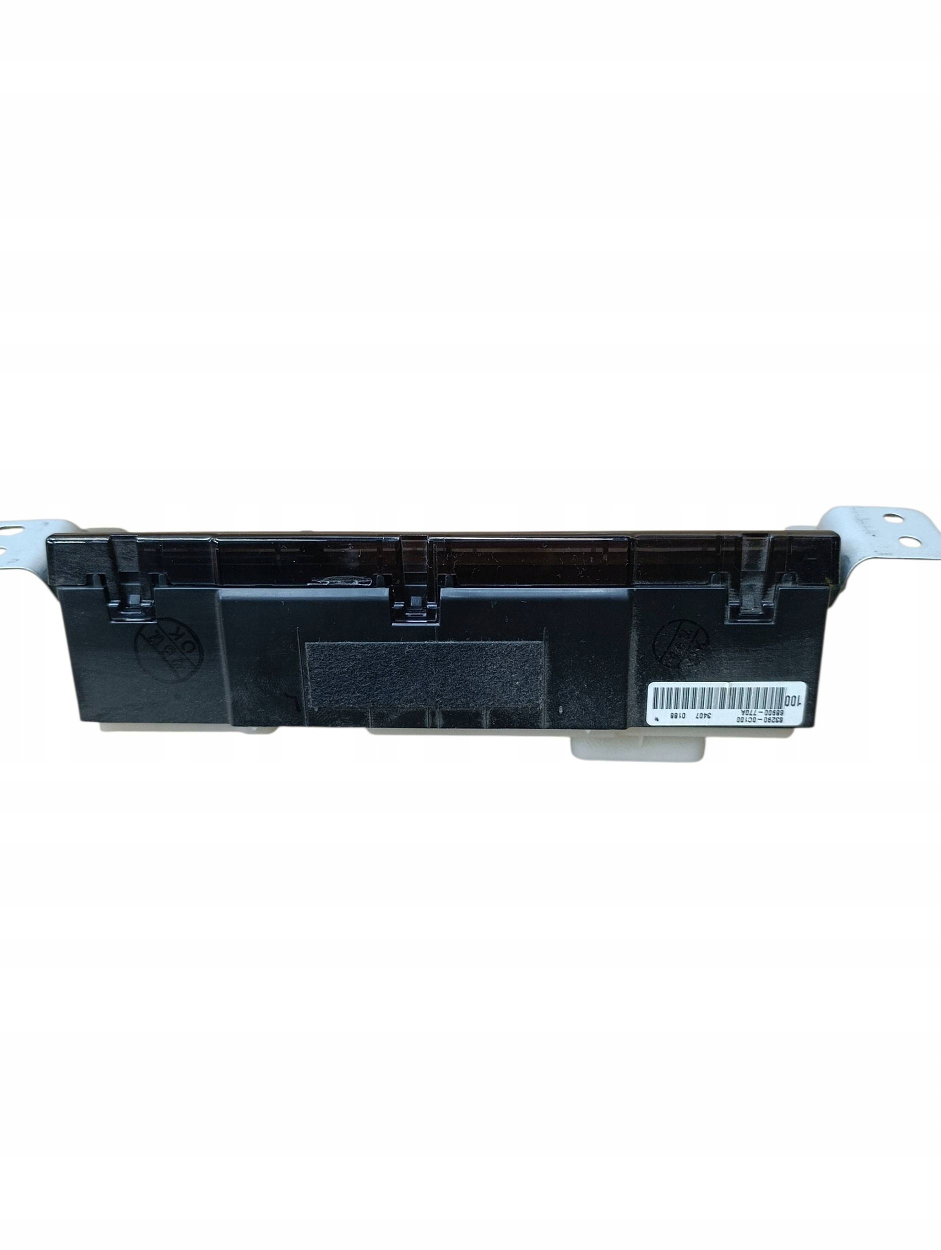 часы перед TOYOTA SEQUOIA (XK60) 832900C100