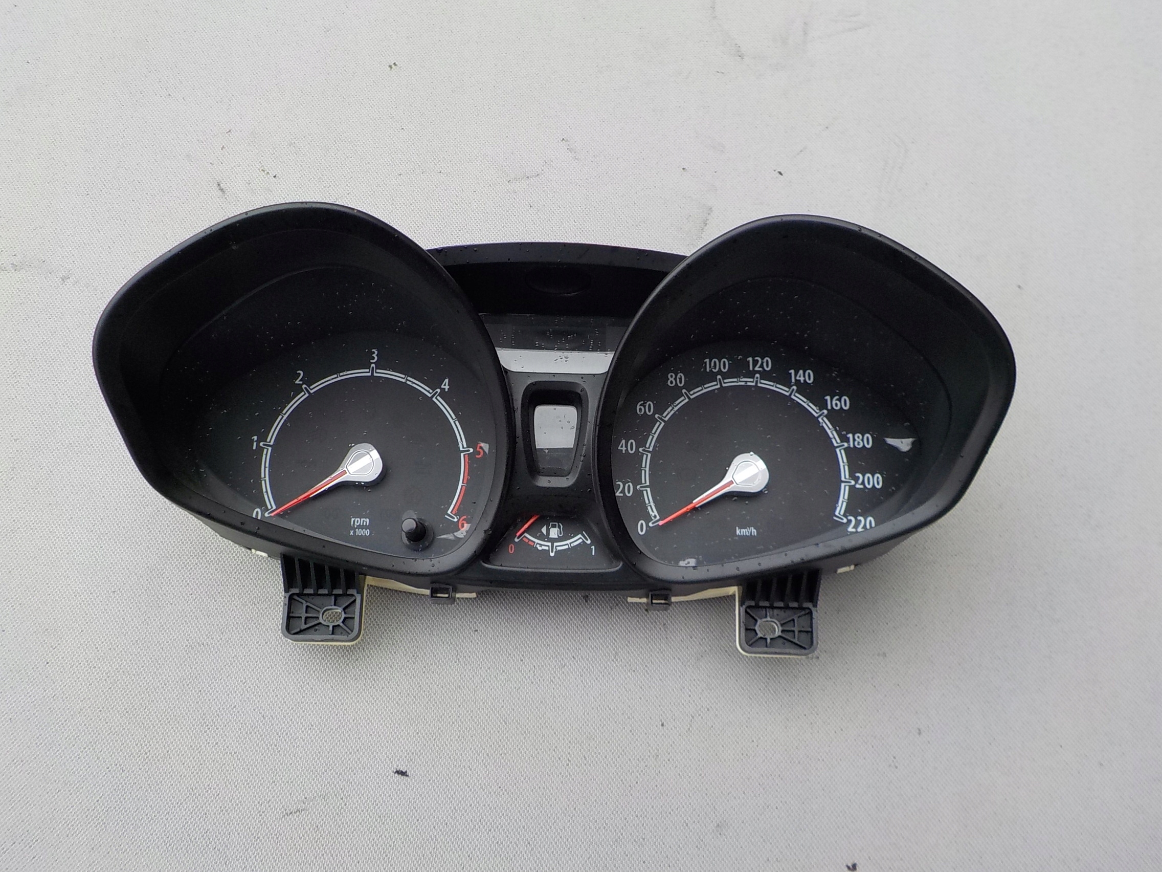 dials dials ford fiesta mk7 1,4 tdci 8A6T-10849-CD