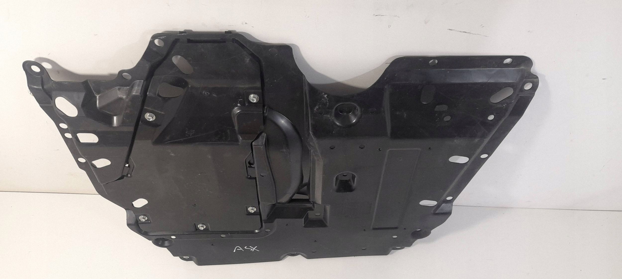 Mitsubishi ASX cover below engine 5379A259 (PL549)