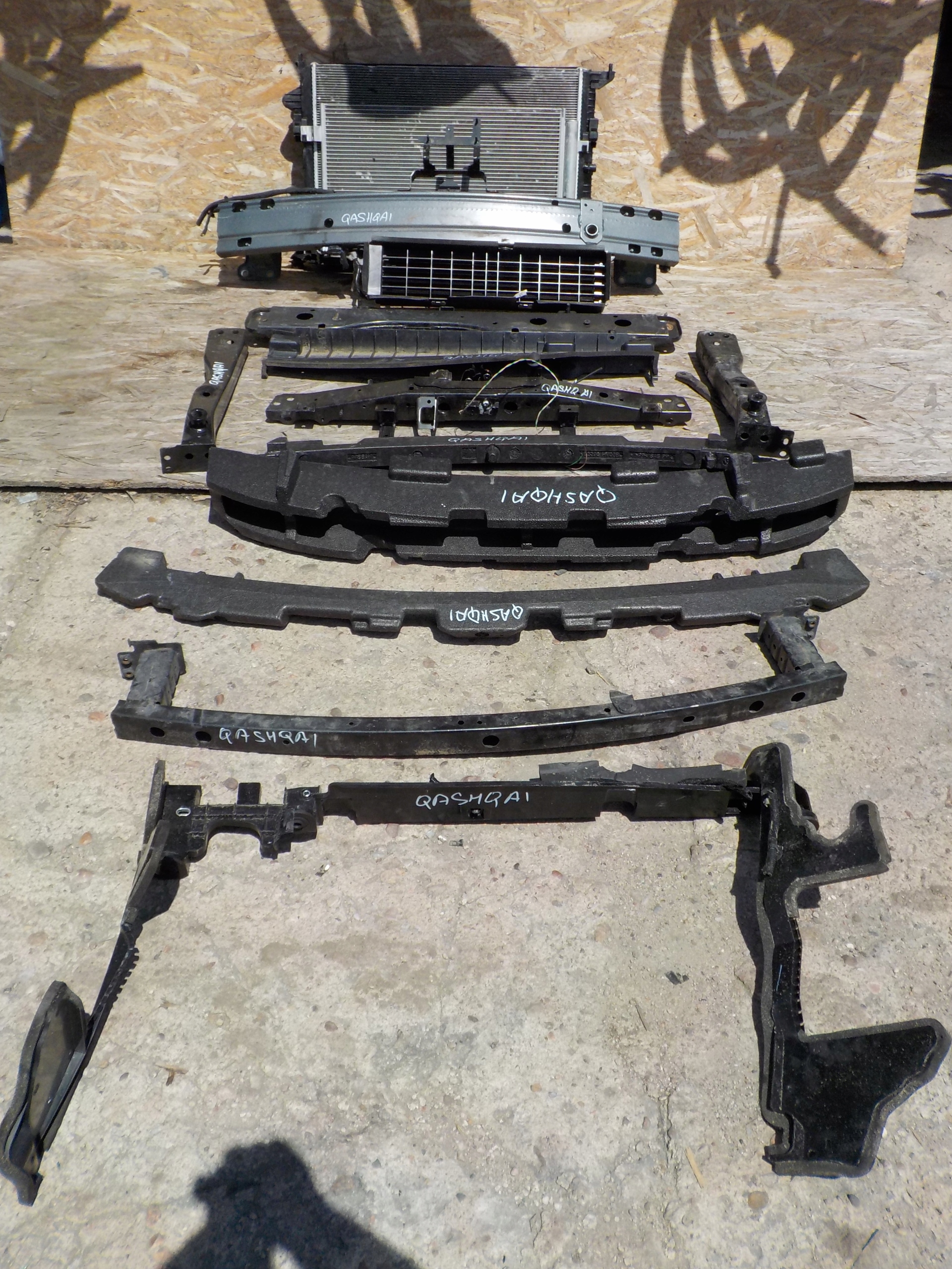 NISSAN QASHQAI IIJ LIFT 17- PAS PRZEDNI CHŁODNICE