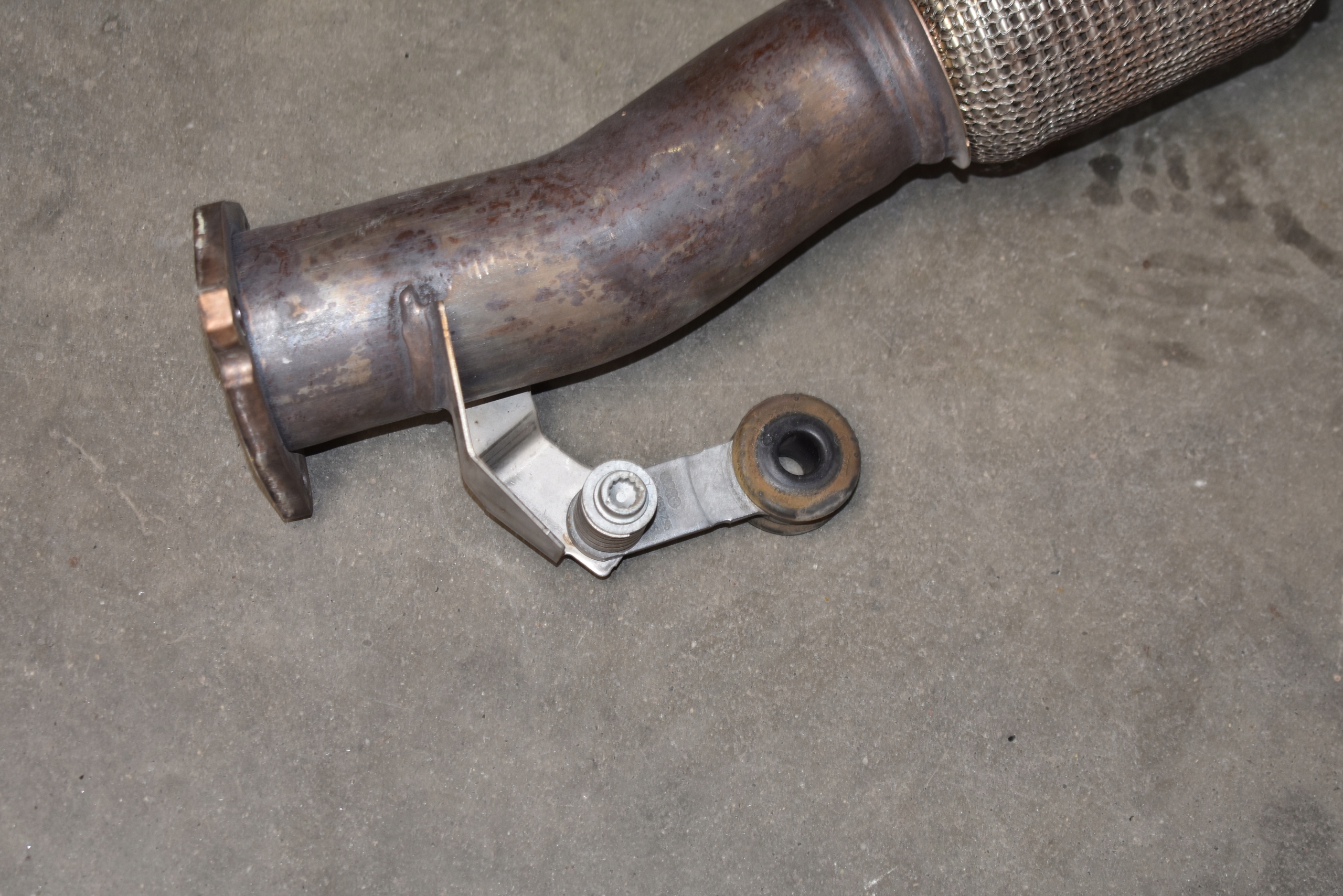 perfect condition pipe exhaust left Z TLUMIKIEM LAMBORGHINI URUS 1