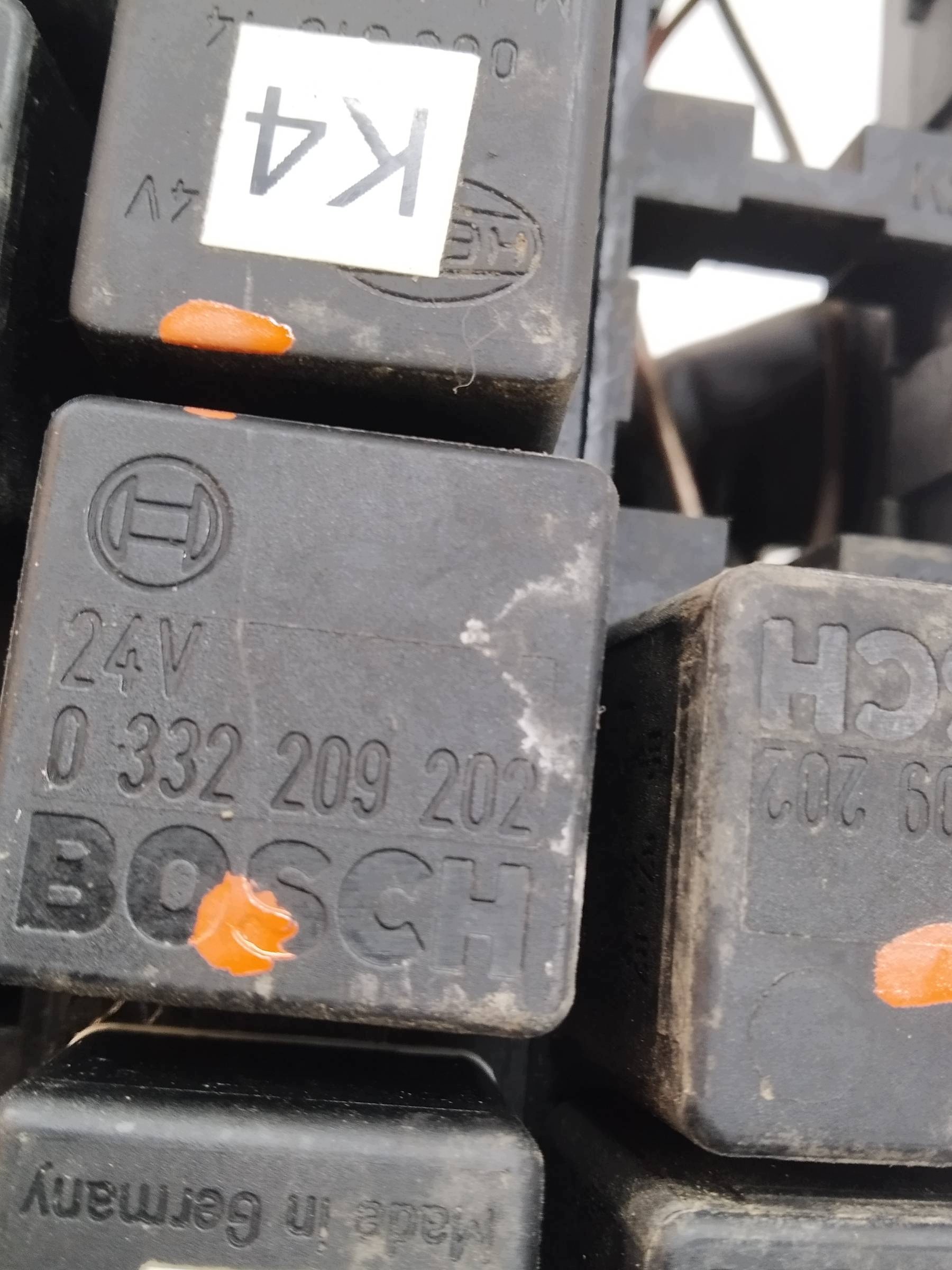 fuse box PRZEKAZNIKI 0332209202 Daimlerchrysler 957.66