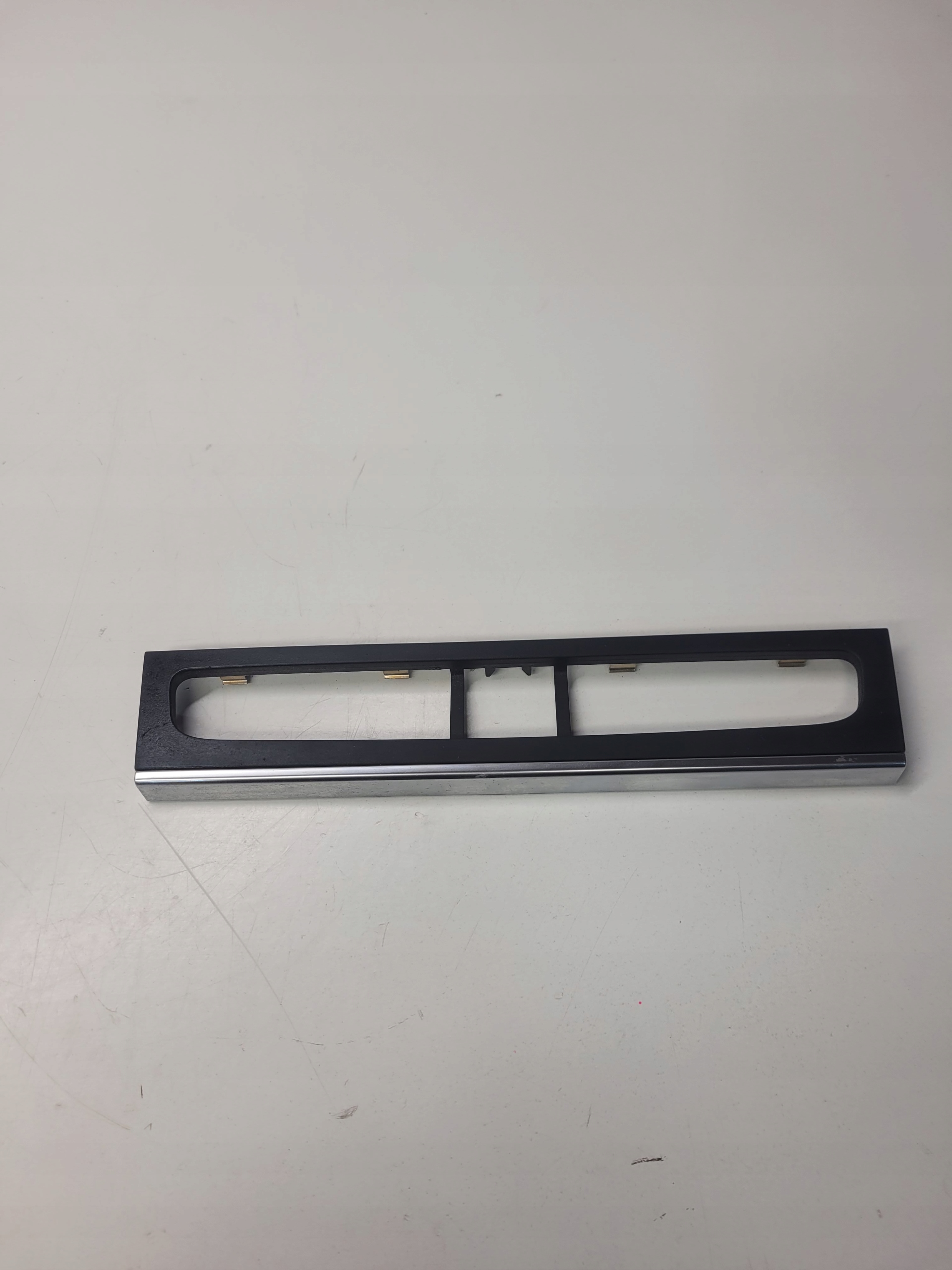 Châssis PANELU Console AUDI A3 8P 8P0863321F
