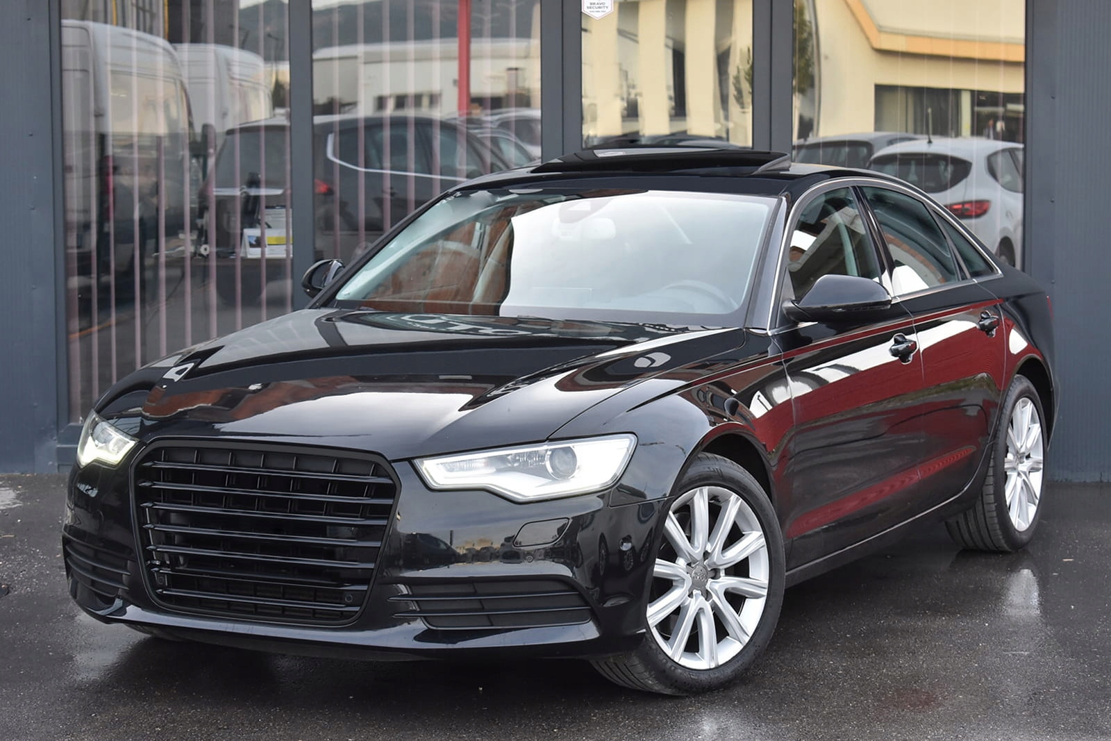 AUDI A6 C7 4G 2011-2015 PRZED FACELIFTINGIEM RAMKA GRILLA CZARNA 4G0853651A Producent części Inny