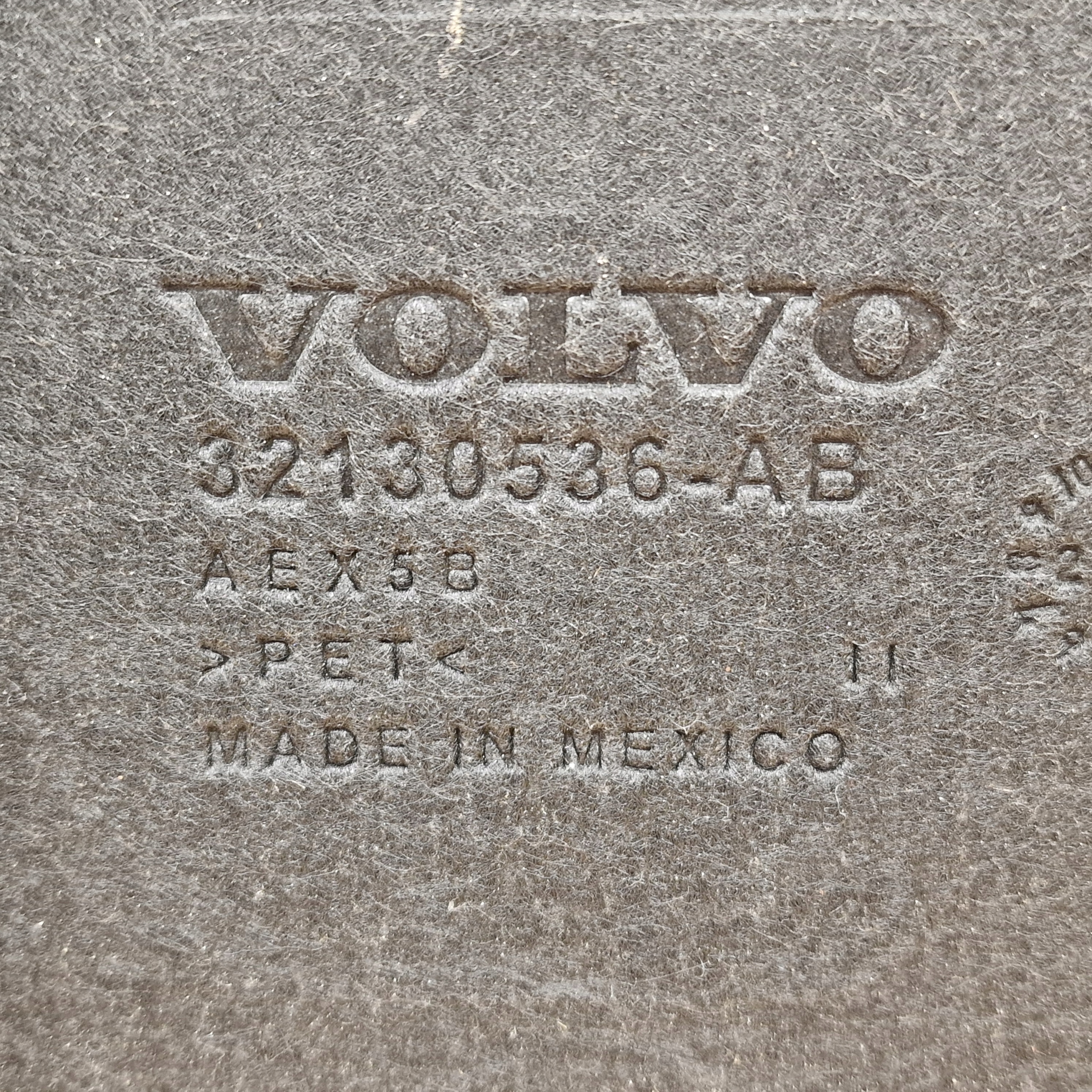 abdeckung Blende Abdeckung mitte PANEL PODLOGOWY heck VOLVO EX90