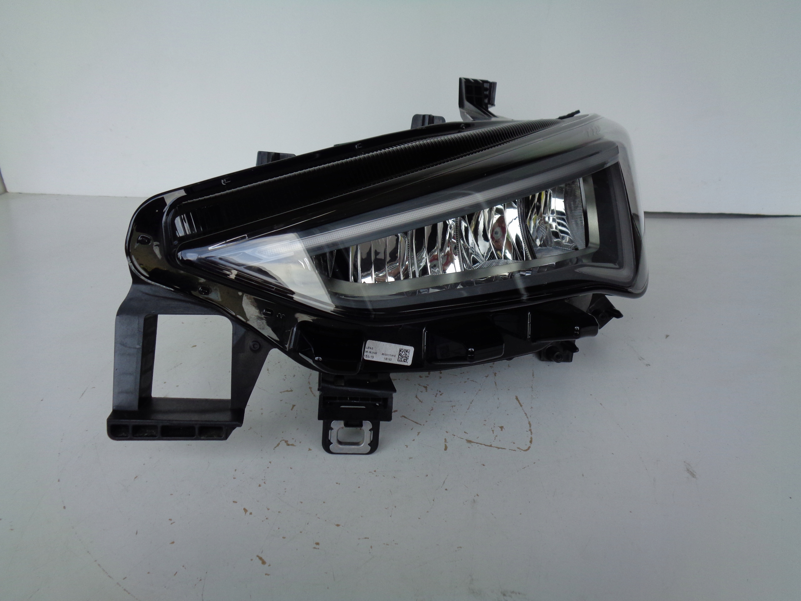 light left REFLEKTOR SEAT CUPRA BORN 21- FULL LED