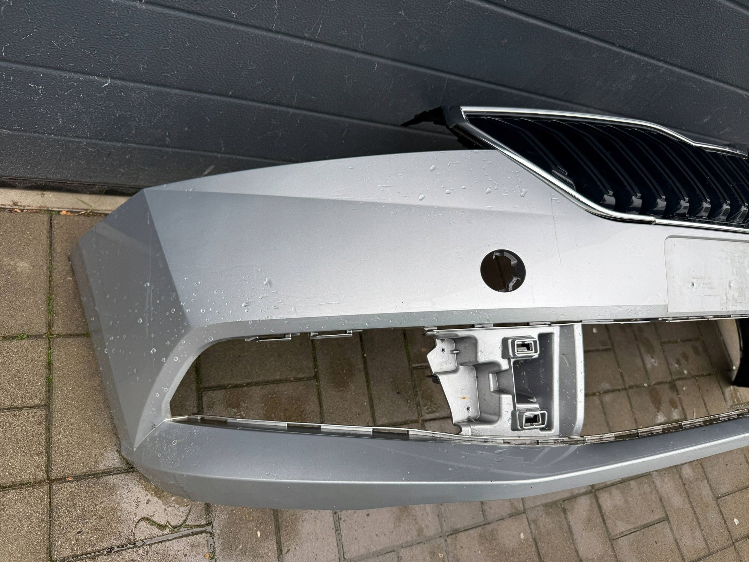 Skoda Fabia 3 III 6V 14- bumper front front