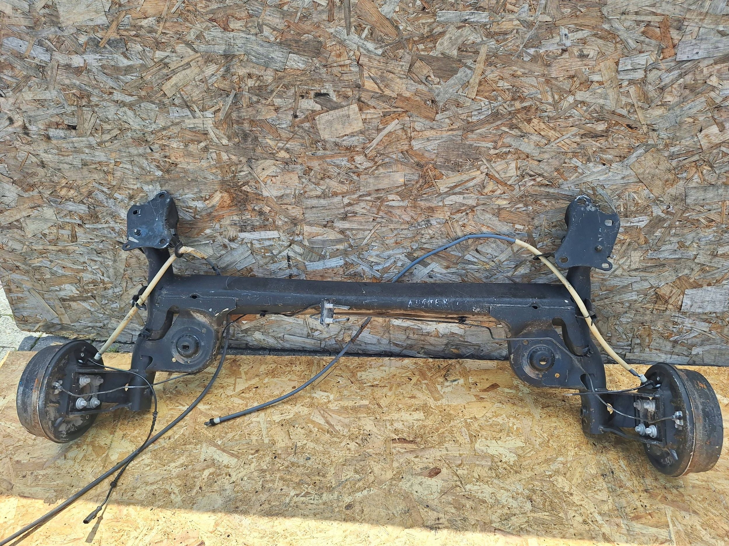 axis rear part DACIA SANDERO and 08