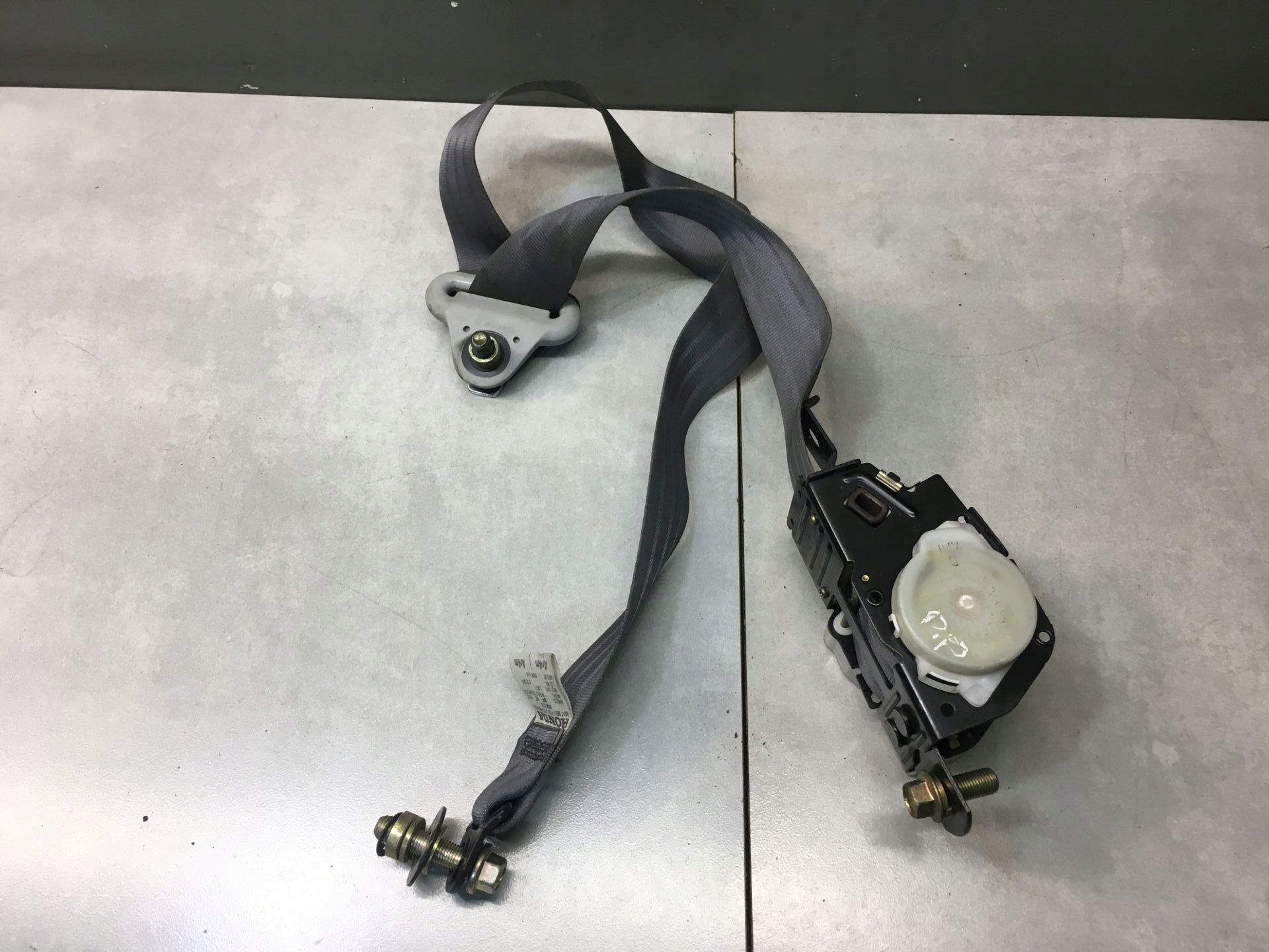 tension belt safety right front HONDA CR-V and