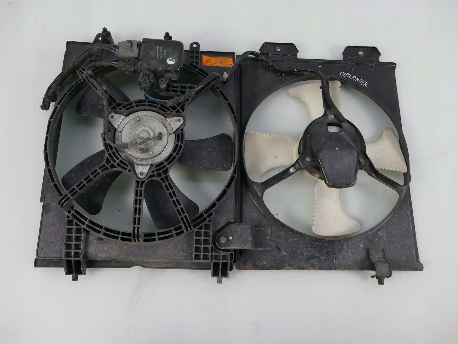 MITSUBISHI OUTLANDER e 2.0 TURBO 4G63 Ventola radiatore 1C23219700