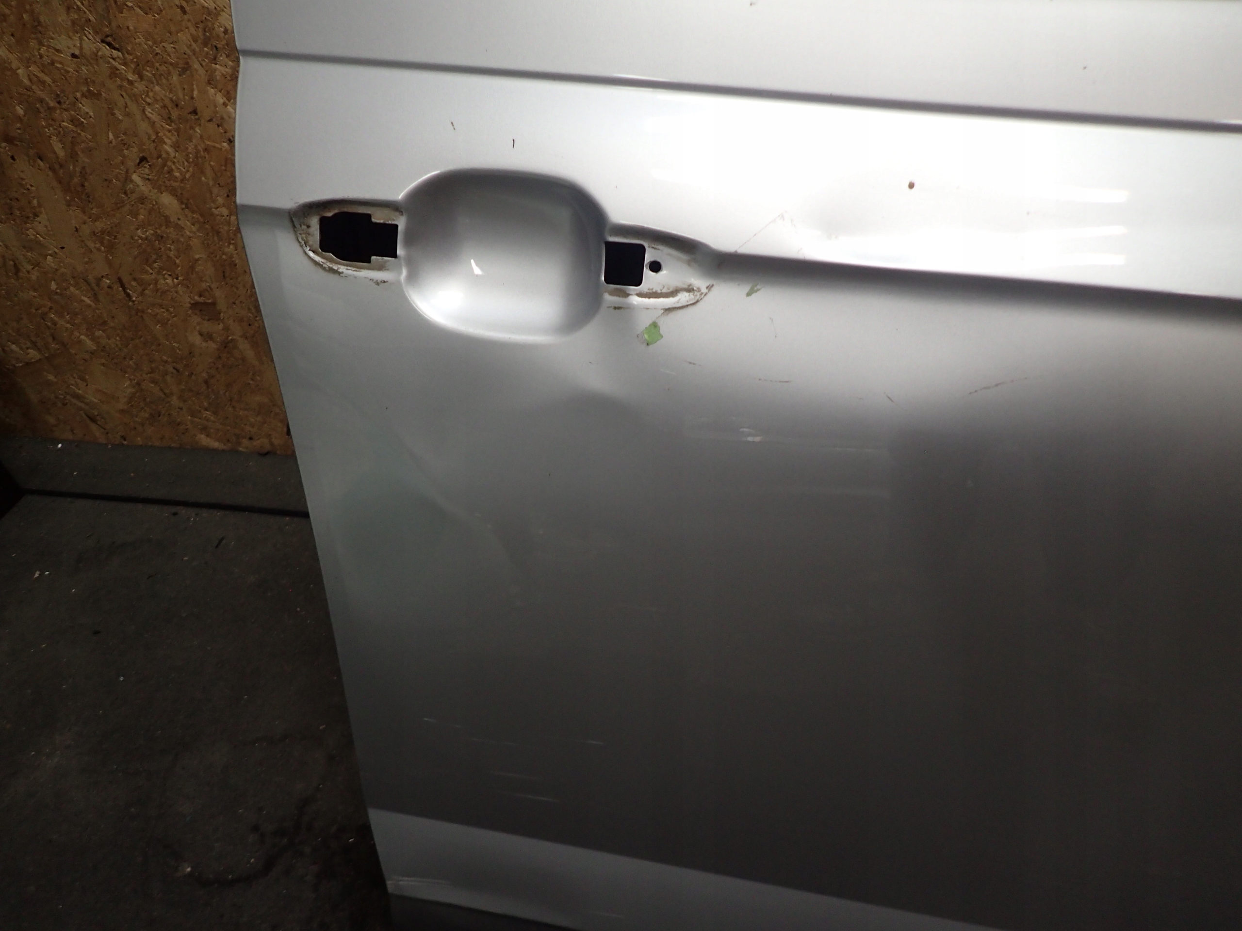 DOOR FRONT RIGHT VW POLO 2G 17
