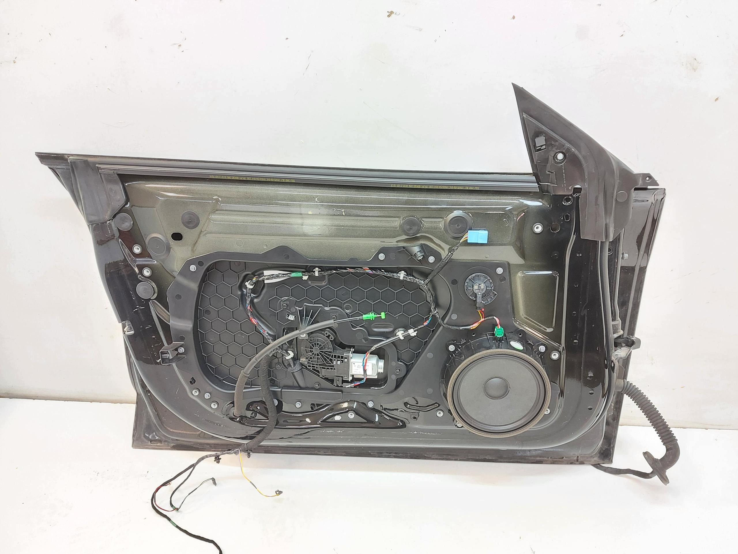TESLA MODEL 3 2022r door front left z window PBSB