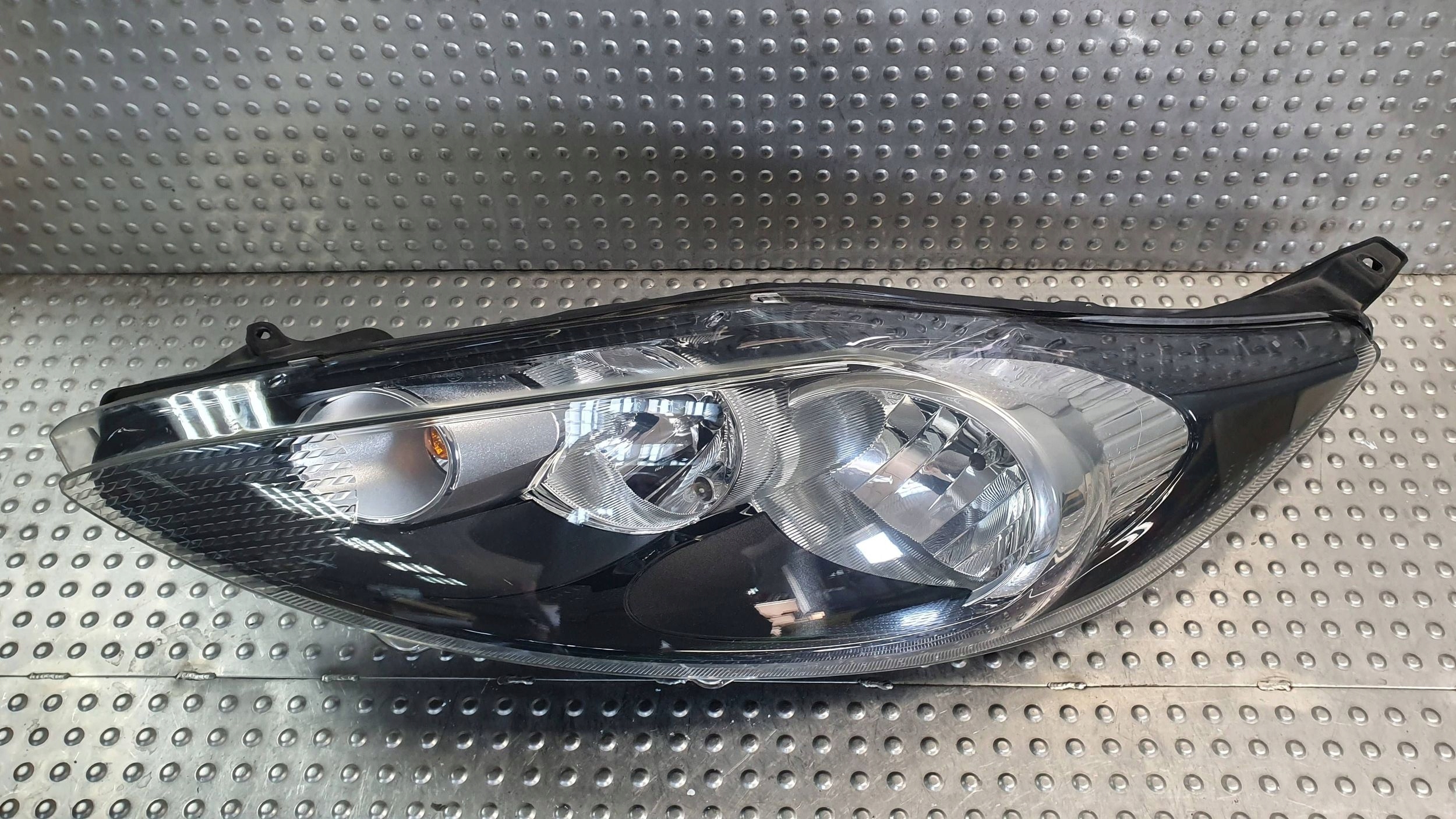 light front left FORD FIESTA MK7 08- 8A61-13W030-AG