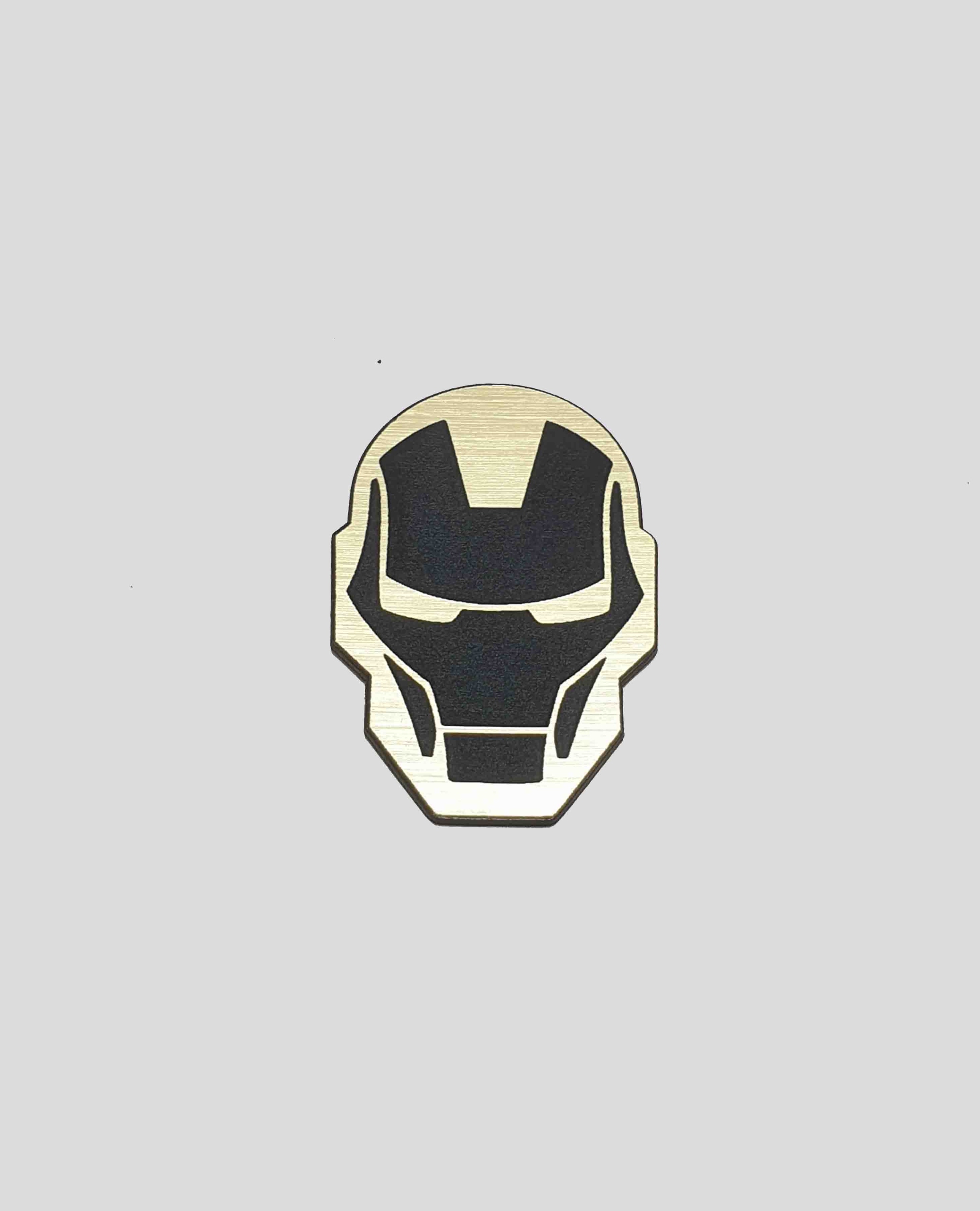 

Iron Man naklejka emblemat 30 x 44 mm *złota