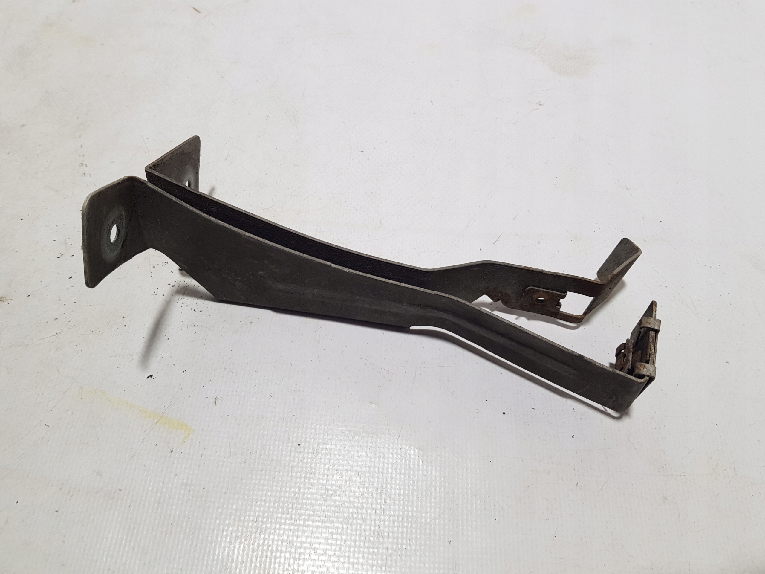 Support plaque Console Pare choc Gauche Avant MERCEDES W207 2075240140