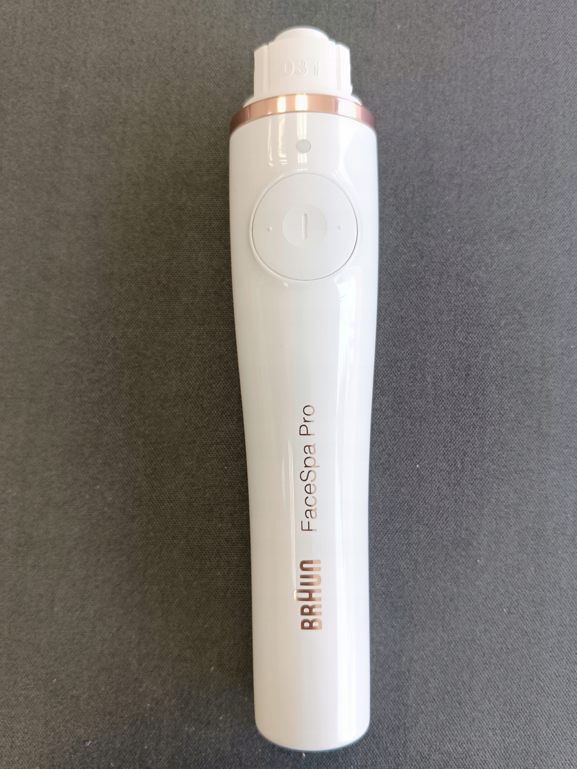 Zespół napędowy (rączka) 81652895 do urządzeń Braun z serii FaceSpa Pro.