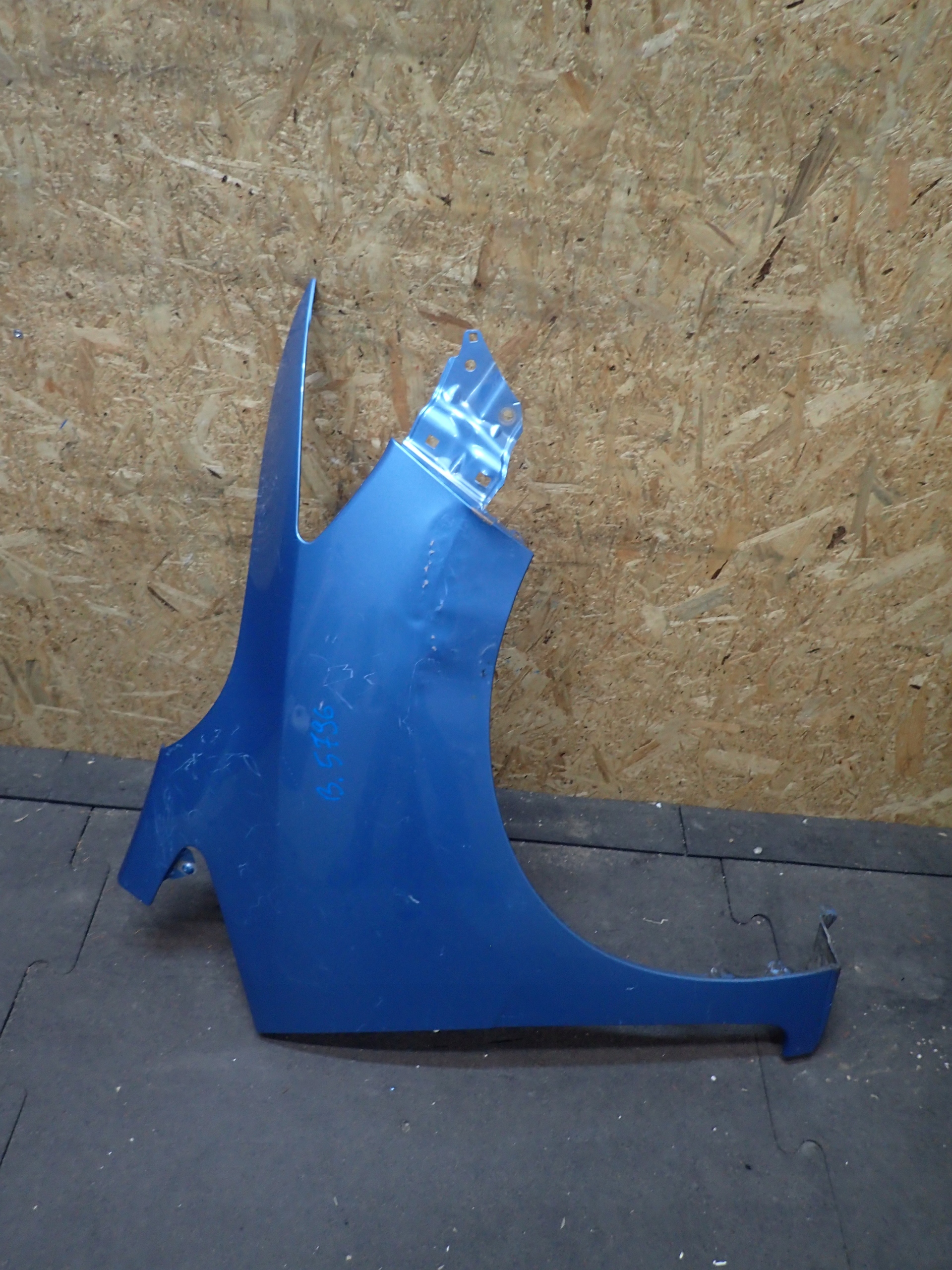 FENDER FRONT RIGHT HONDA JAZZ 16