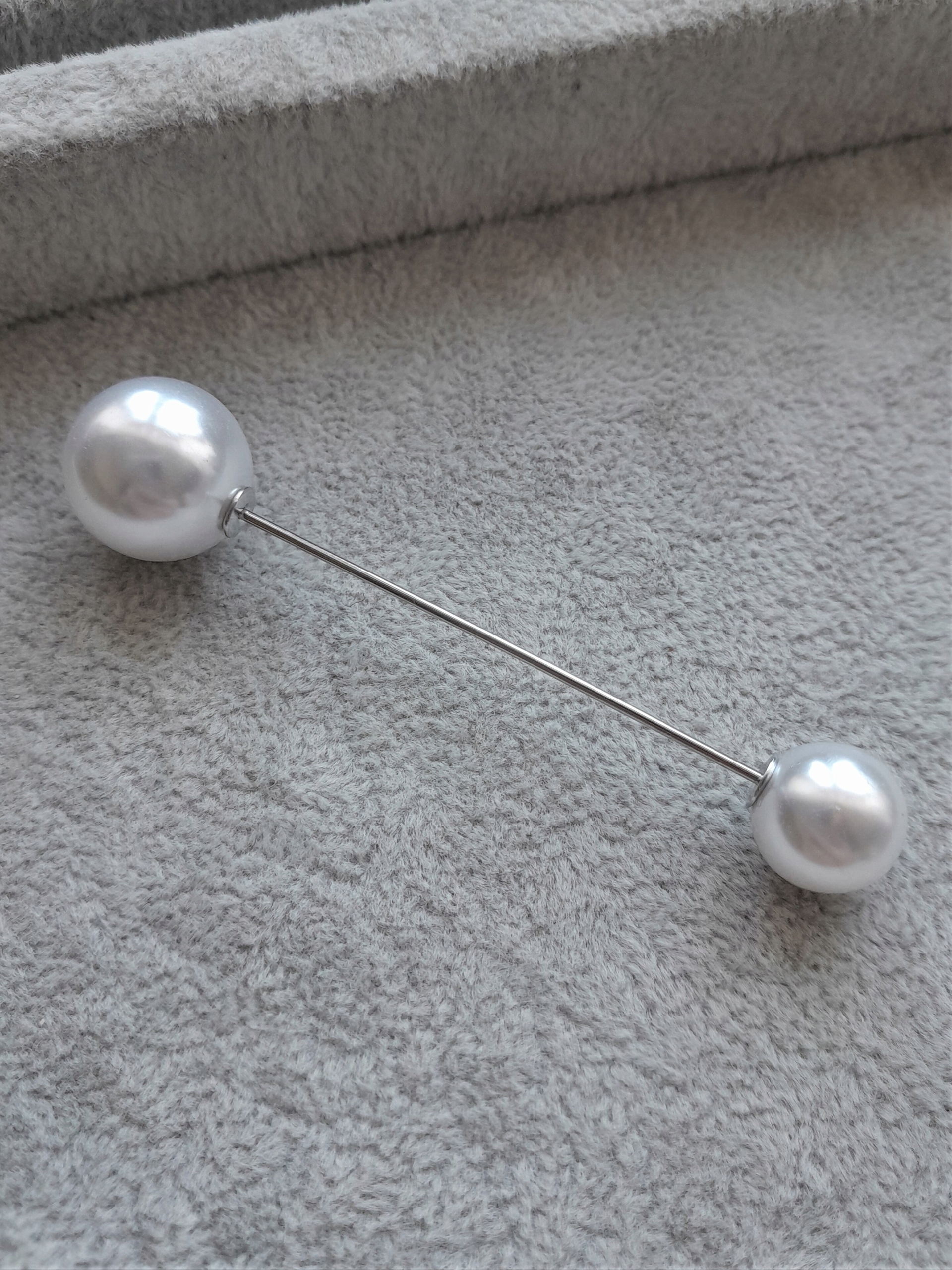 PRZYPINKA KLASYCZNA SZPILKA BROSZKA PERŁA KULKA Materiał metal