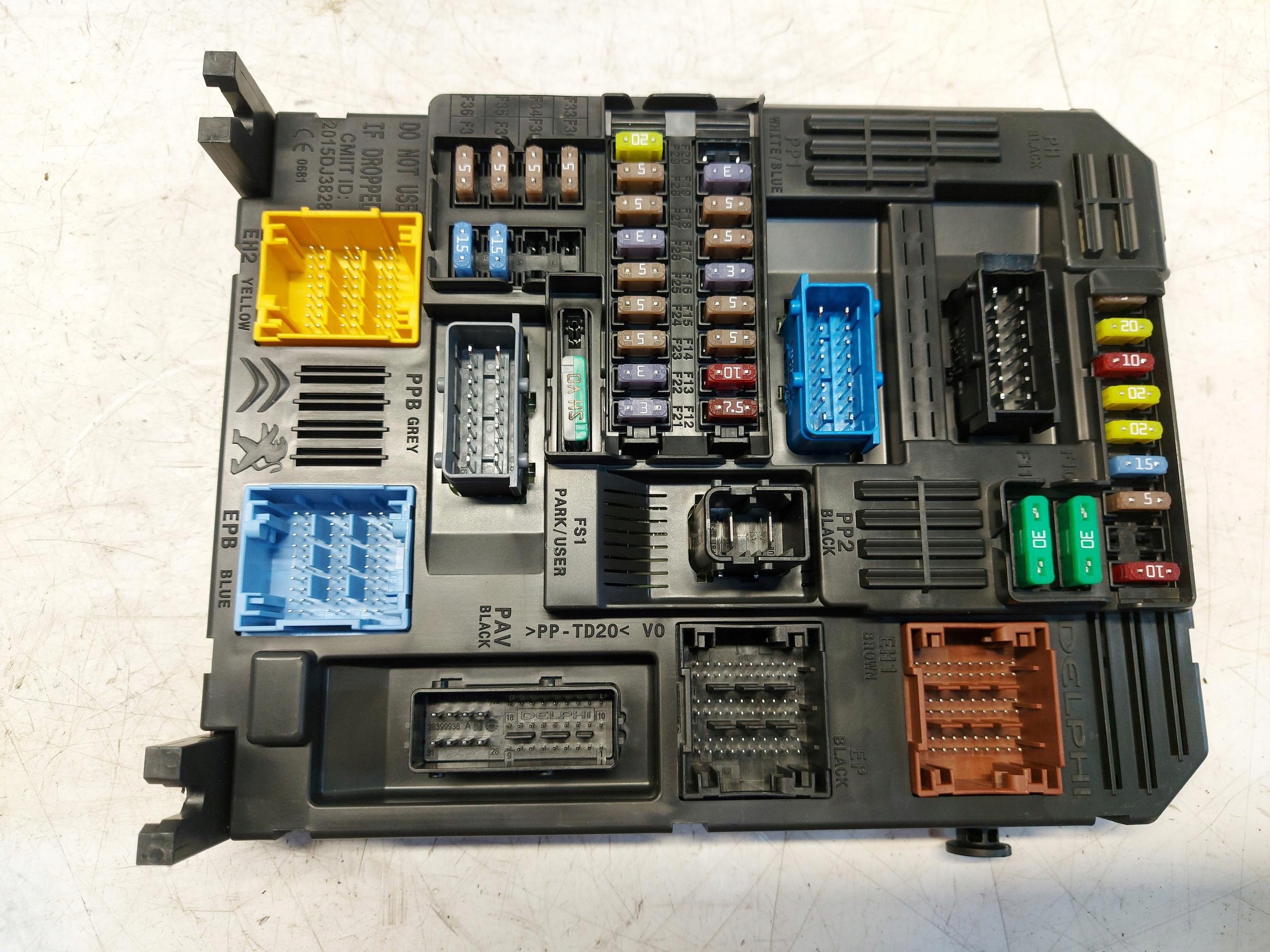 OPEL MOKKA B II MODUŁ BSI 9832881080