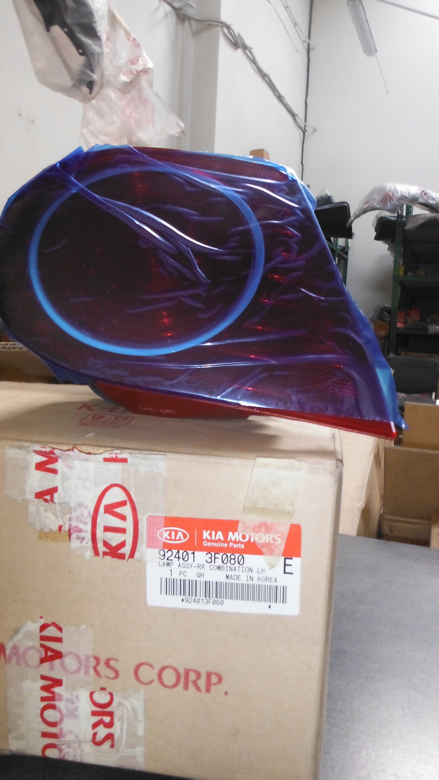 ФАРА ЗАДНЯ ЛІВА WEWNETRZNA KIA OPIRUS 2003-2006