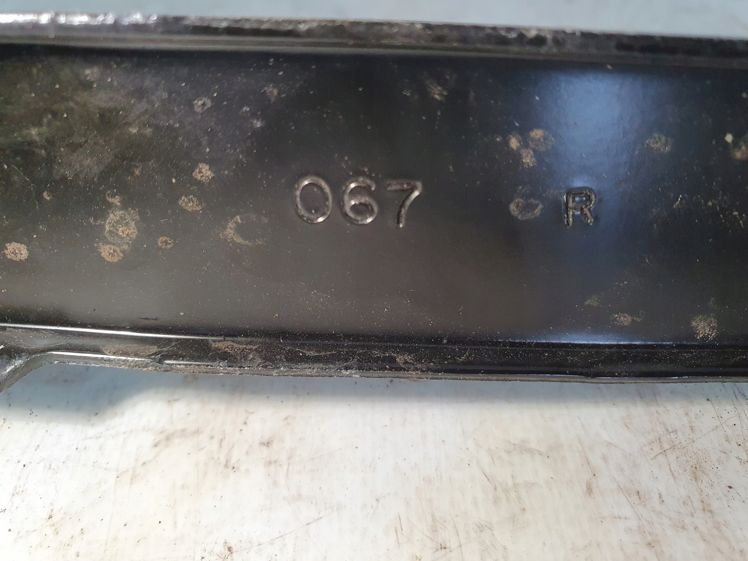 DODGE CHALLENGER 15- OBEJMA serbatoio serbatoi Destro